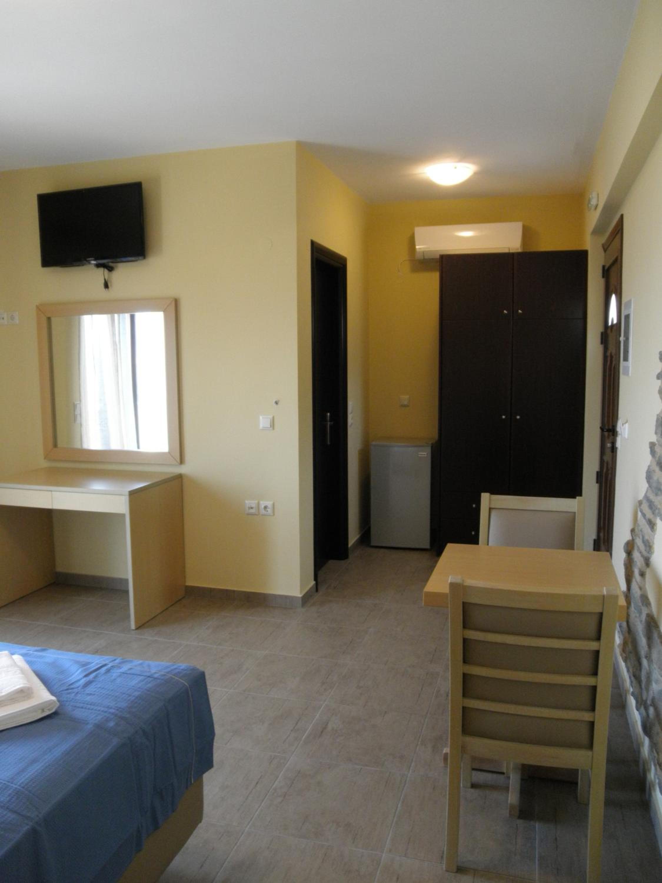 Double Room with Sea View - Photo 3