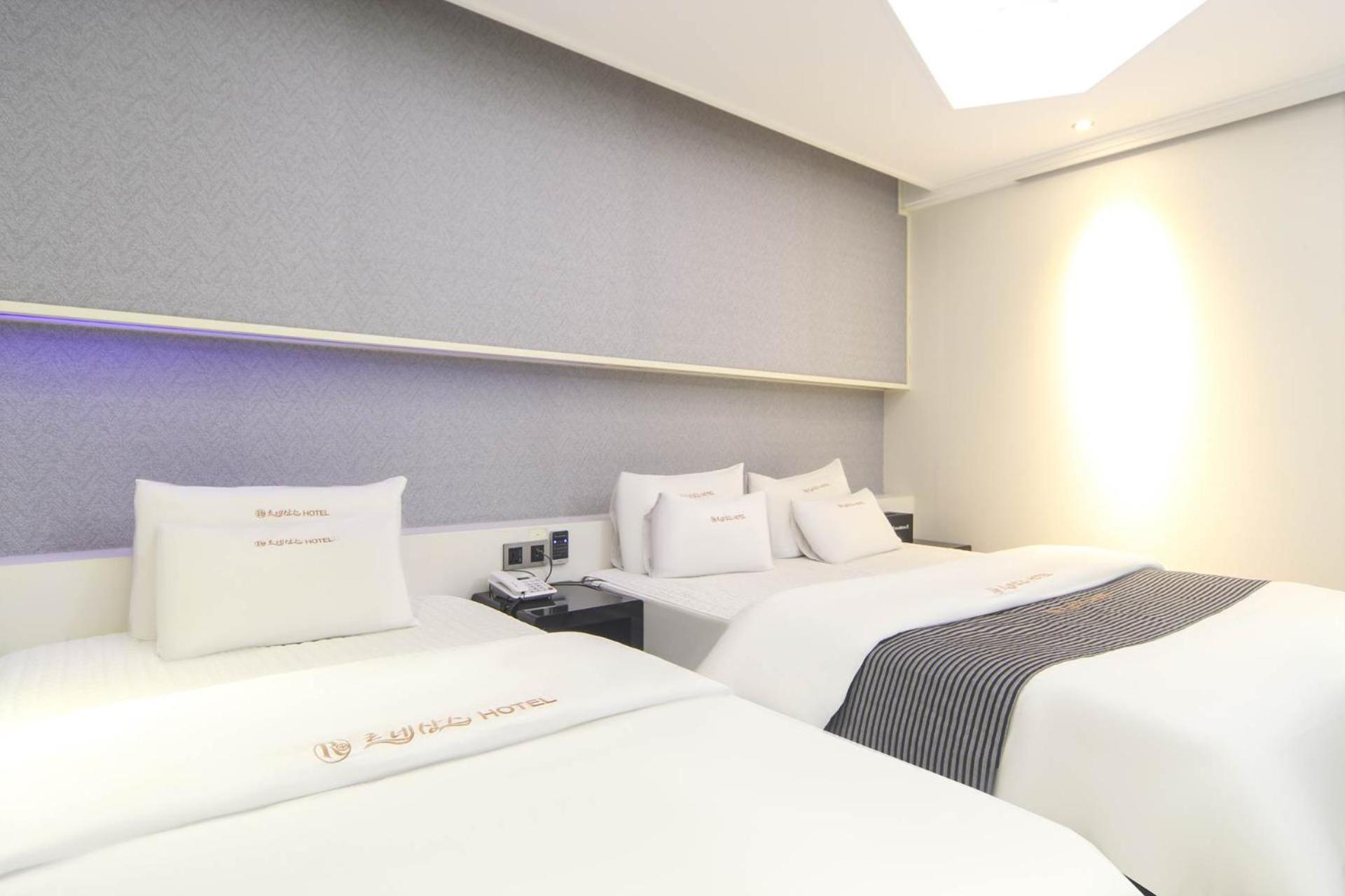 Double or Twin Room - Photo 2