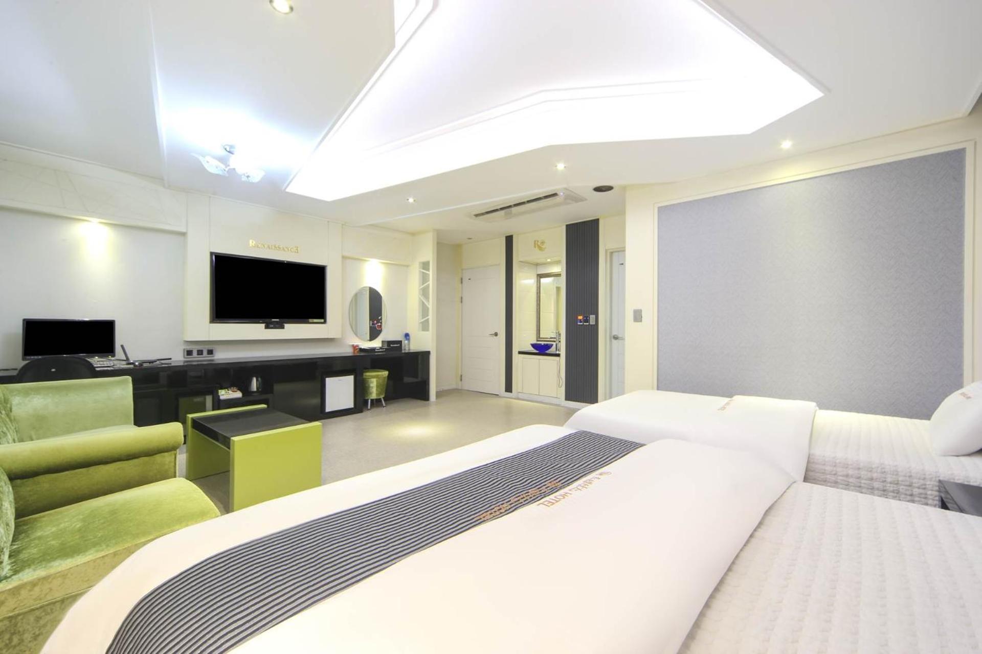 Double or Twin Room - Photo 7