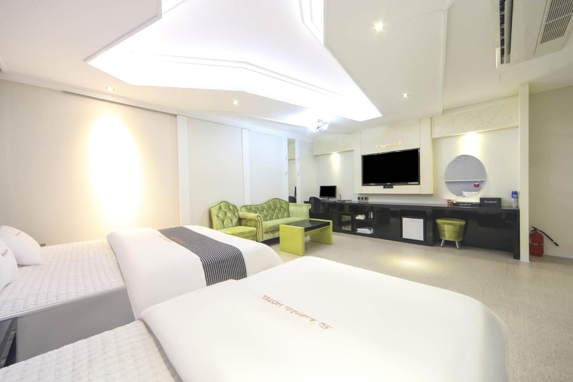 Double or Twin Room - Photo 8