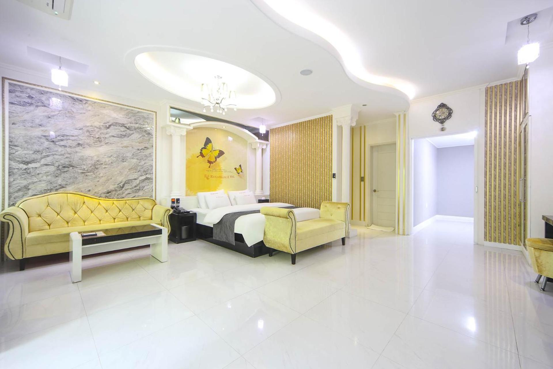 King Room with Spa Bath - Photo 6