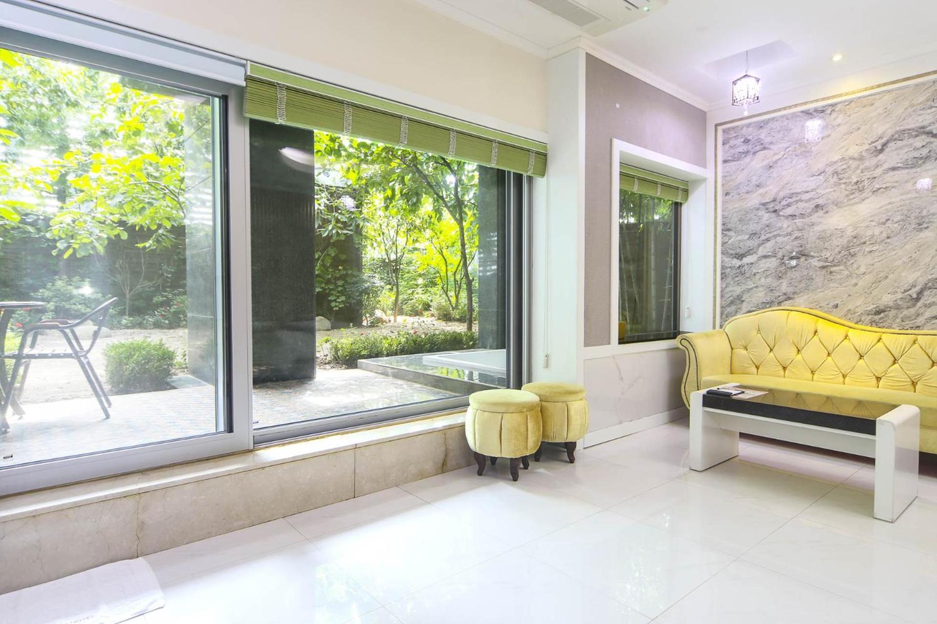 King Room with Spa Bath - Photo 16