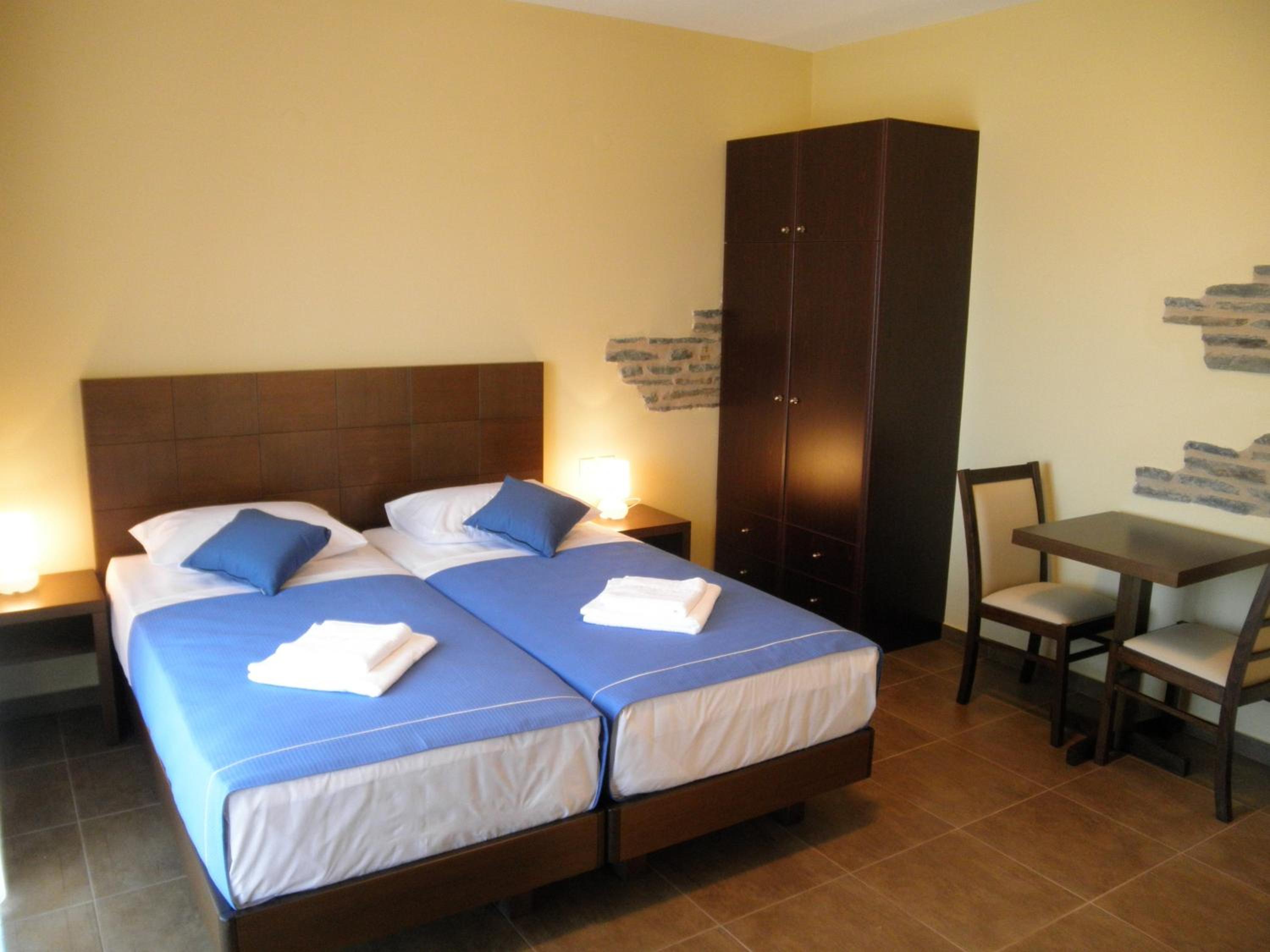 Twin Room with Sea View - Photo 5
