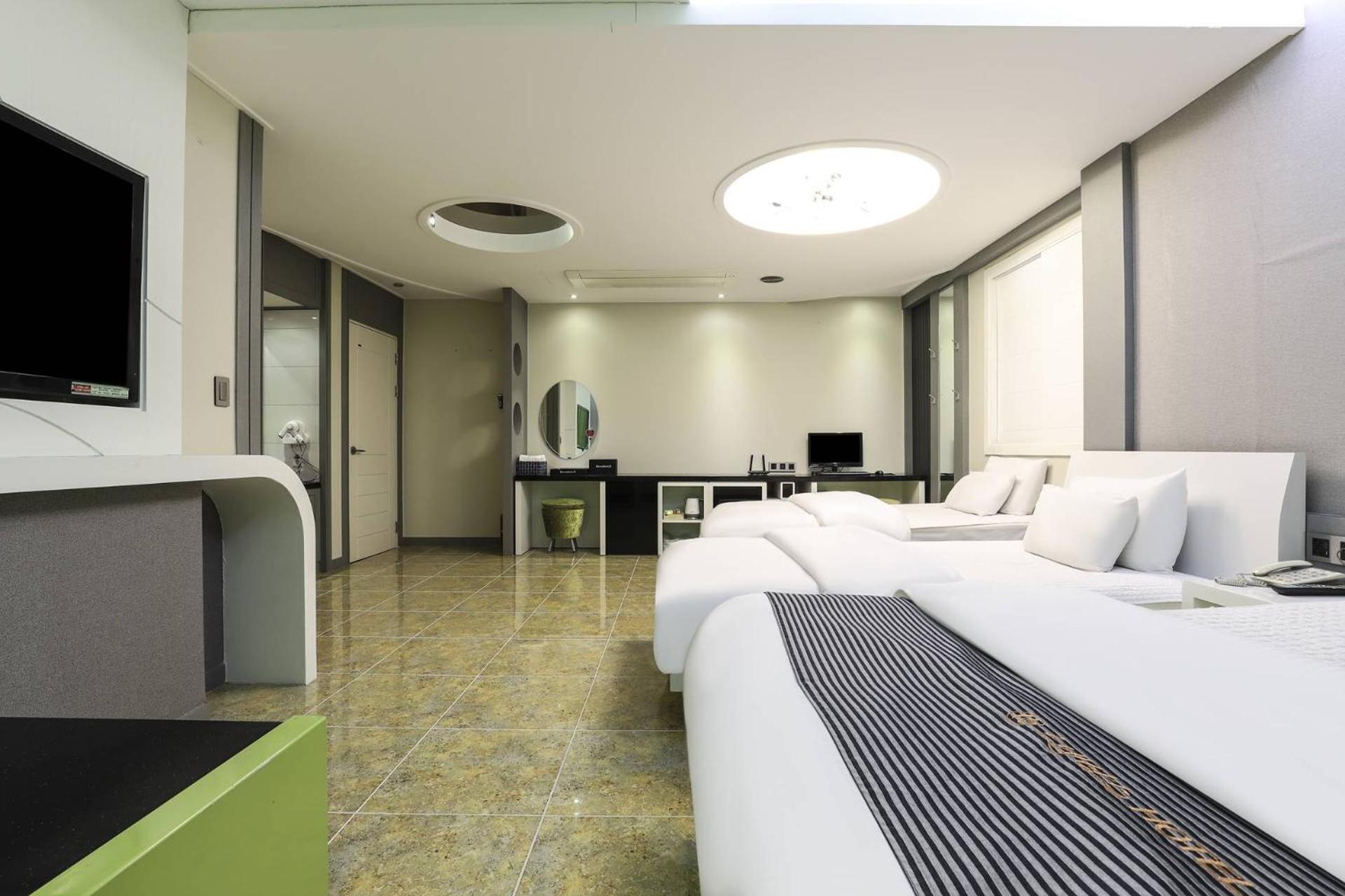 Triple Room - Photo 2