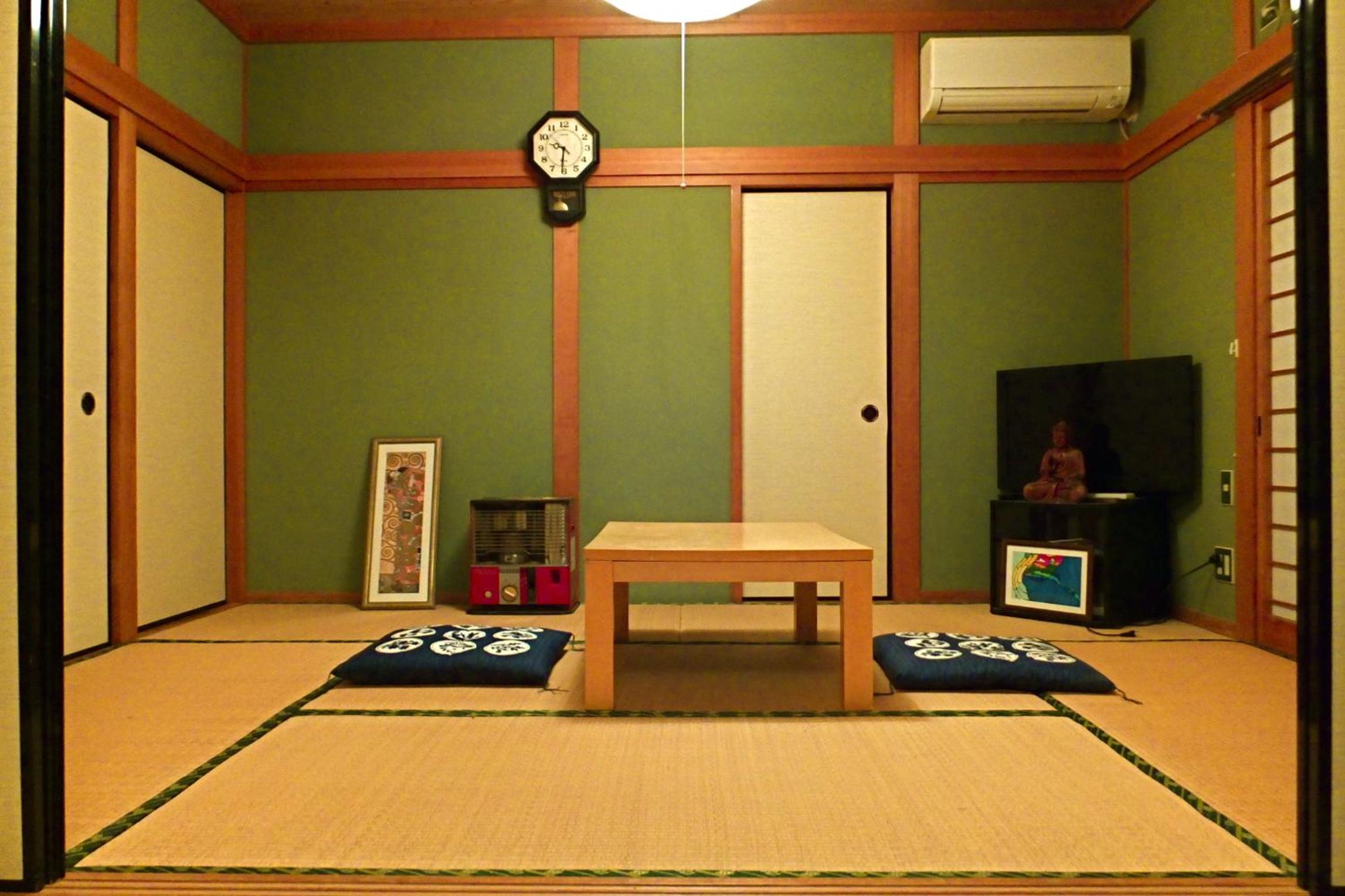 Bed in 8-Bed Dormitory Room photo 2