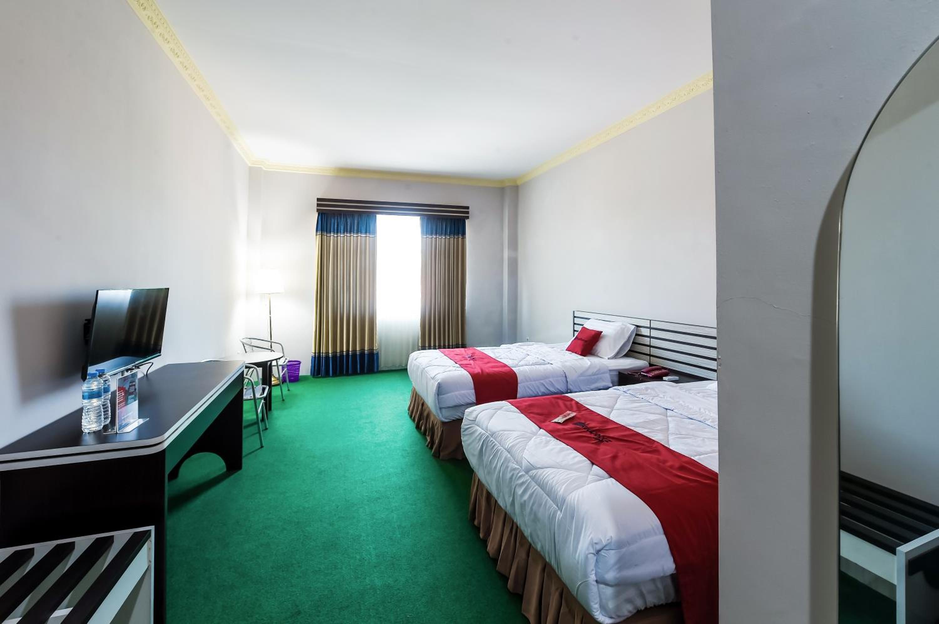 Twin Room - Photo 2