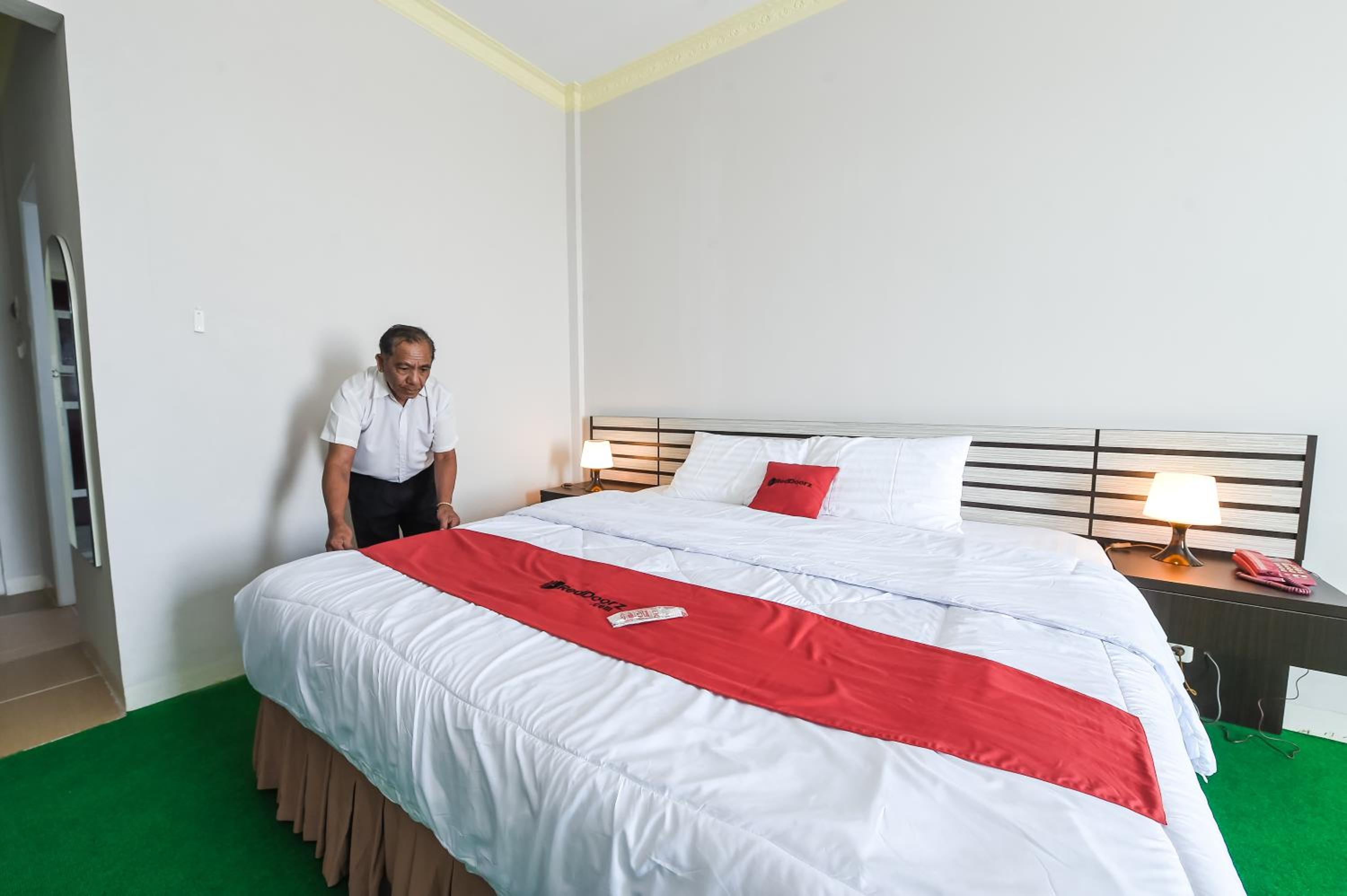 Standard Double Room - Photo 2