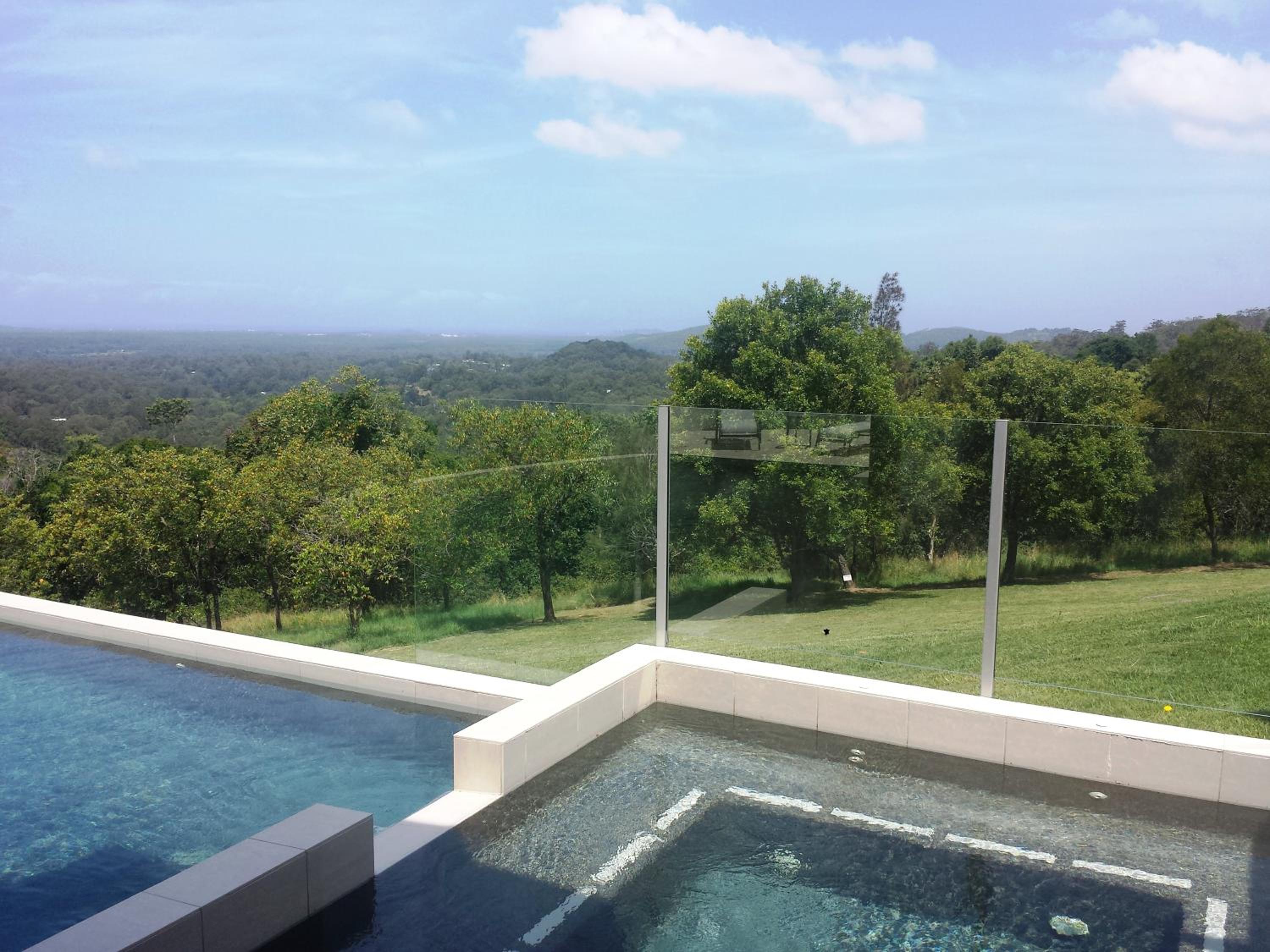 Queen Room with Pool View photo 2