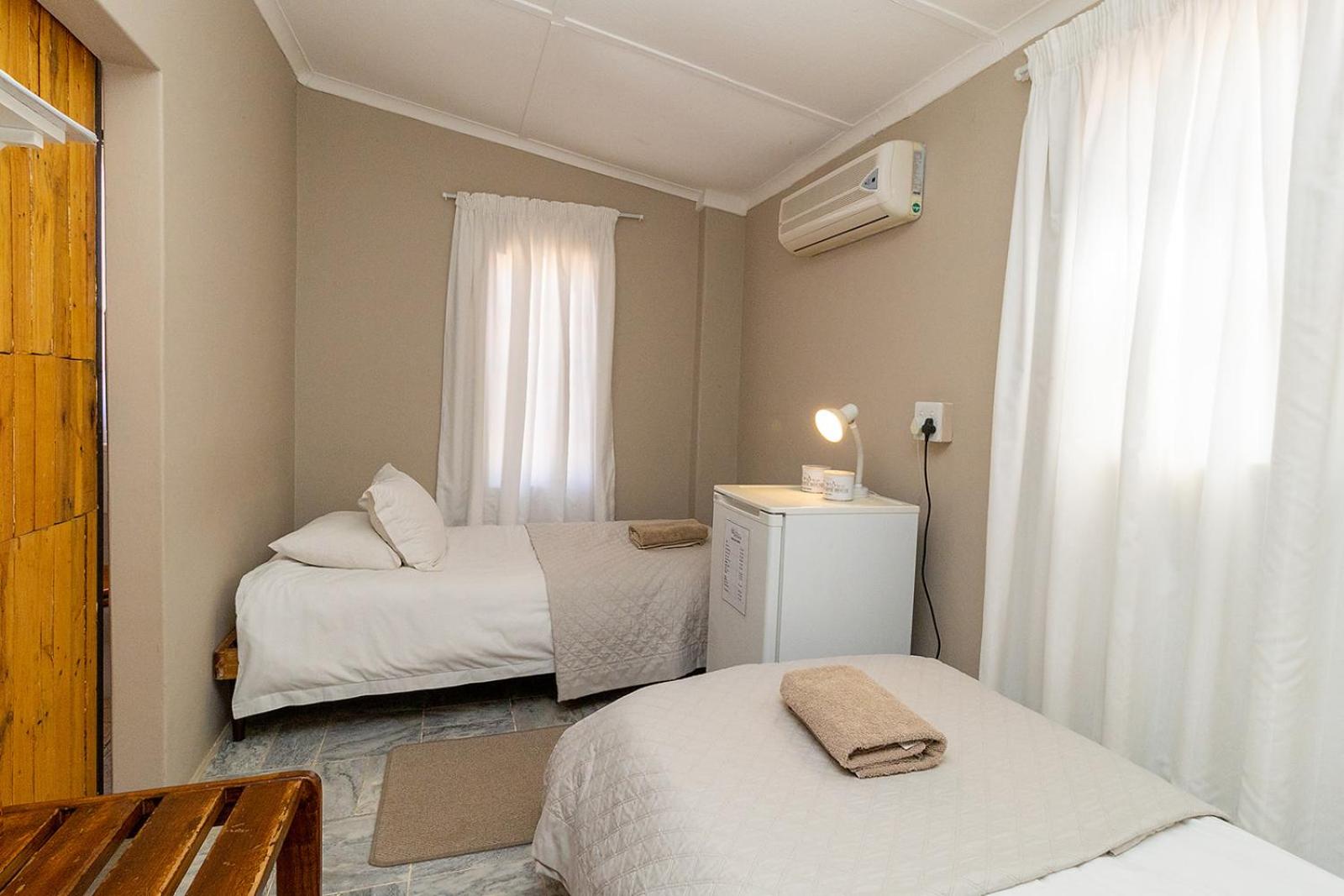 Small Twin Room photo 3