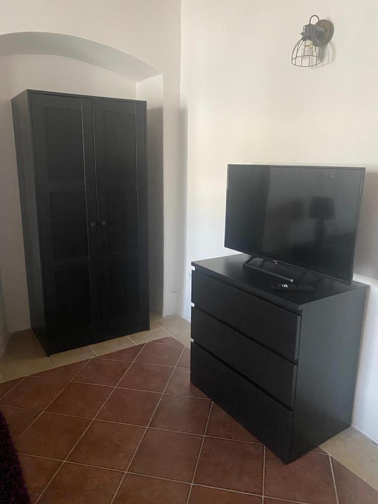 One-Bedroom Apartment - Photo 35