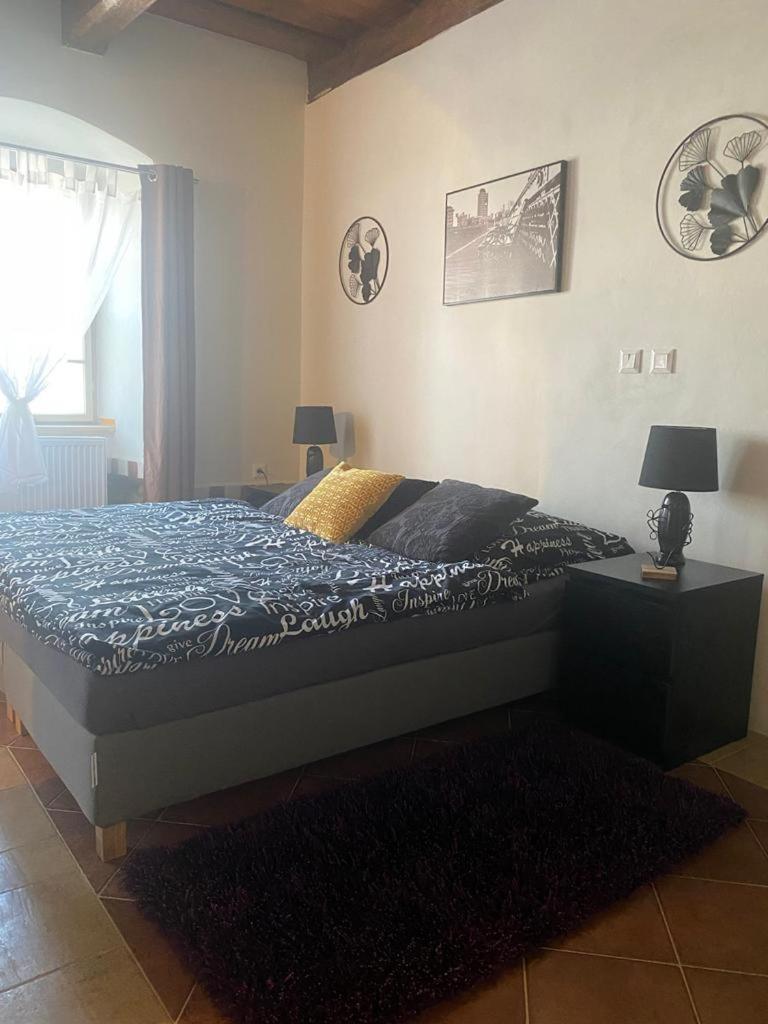 One-Bedroom Apartment - Photo 38