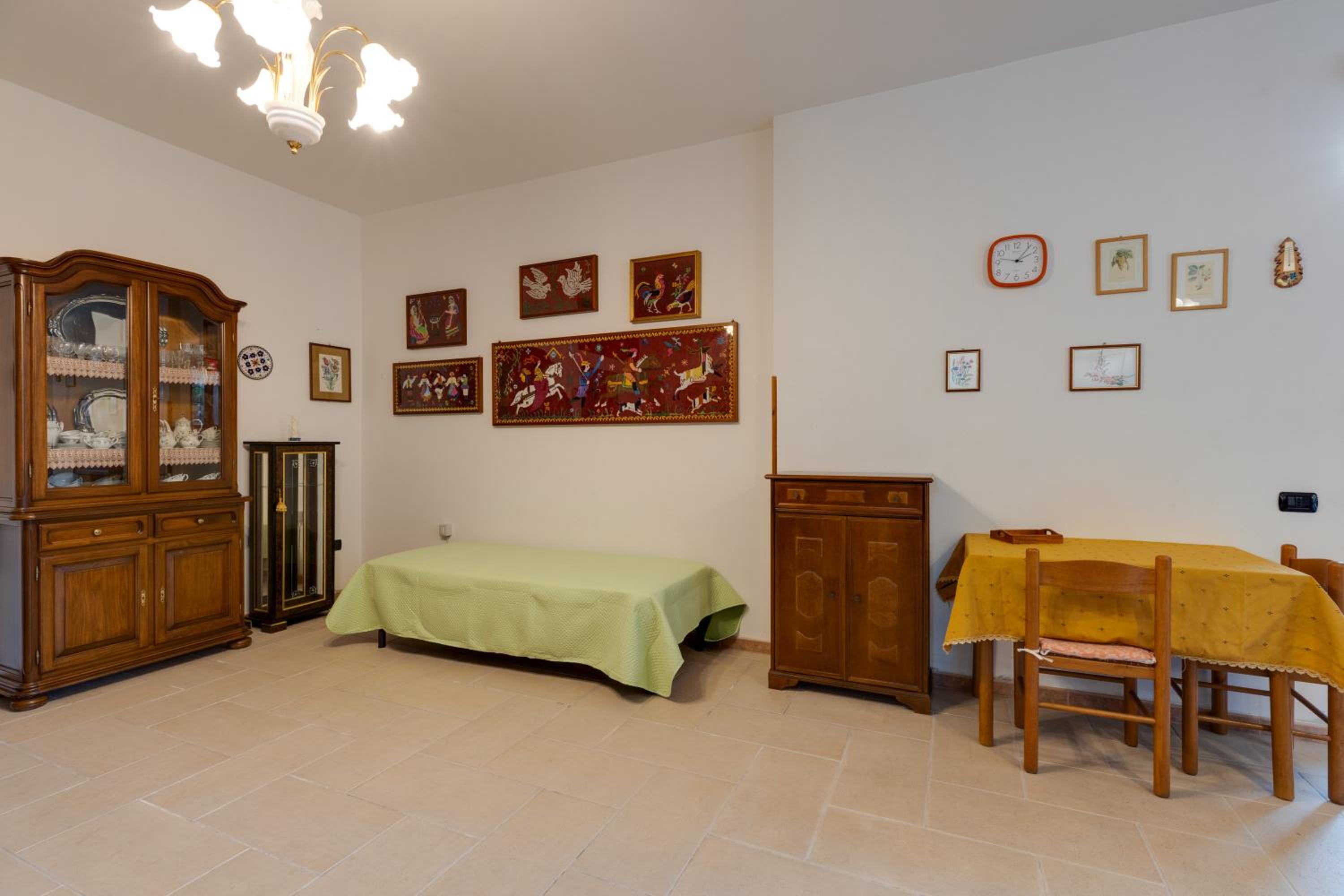 One-Bedroom House photo 1
