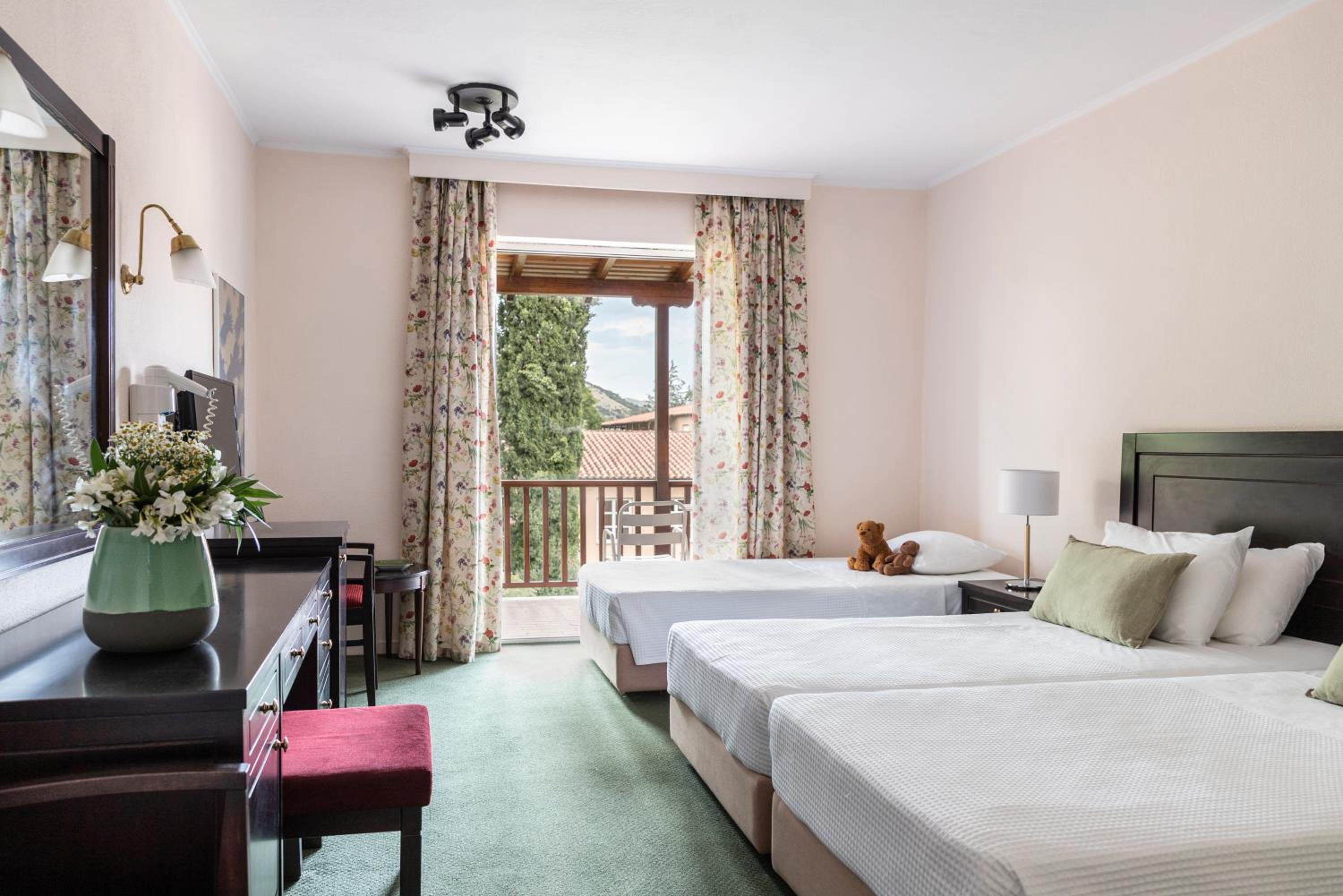 Classic Double or Twin Room - Photo 4