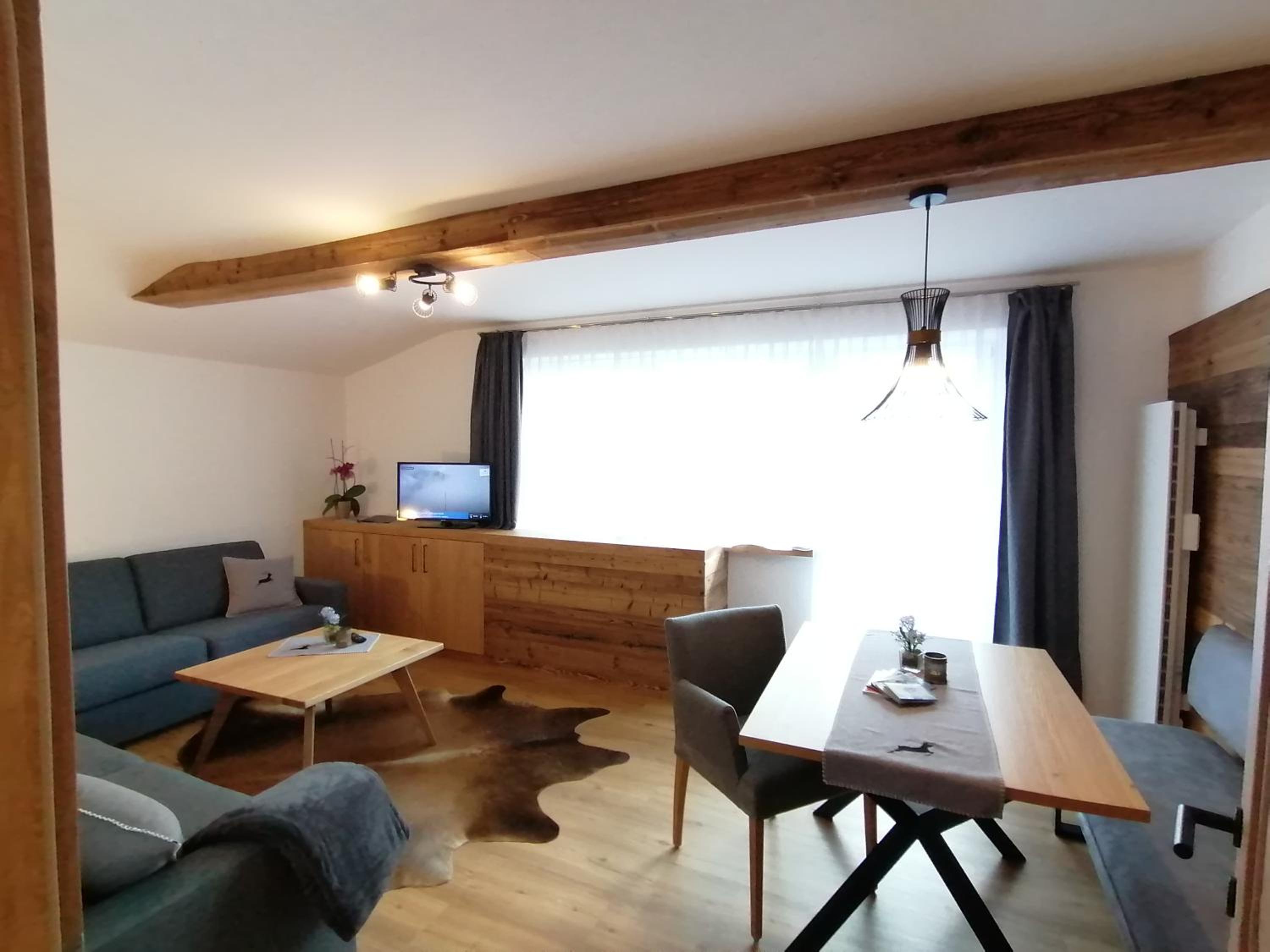 Apartment with Balcony photo 3