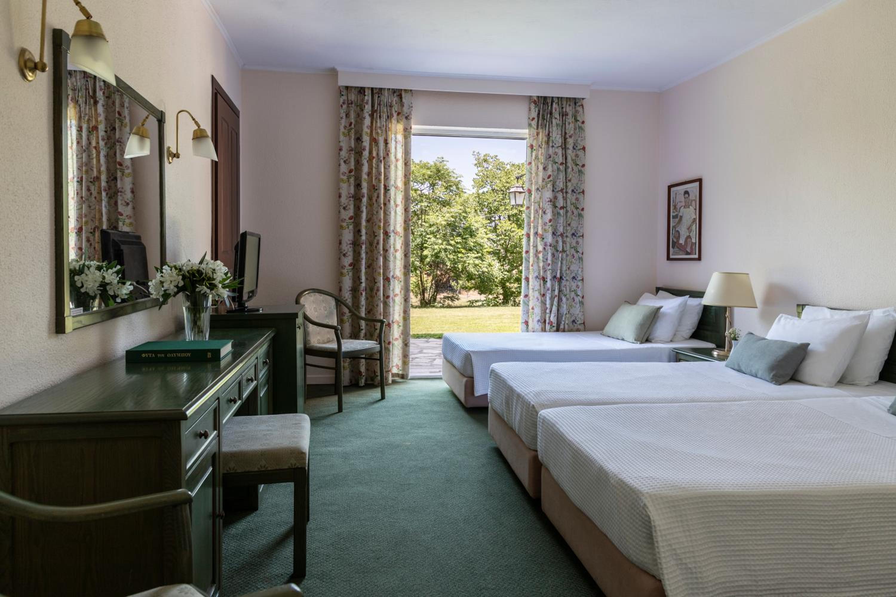 2 Twin Rooms with Interconnecting Door - Photo 4