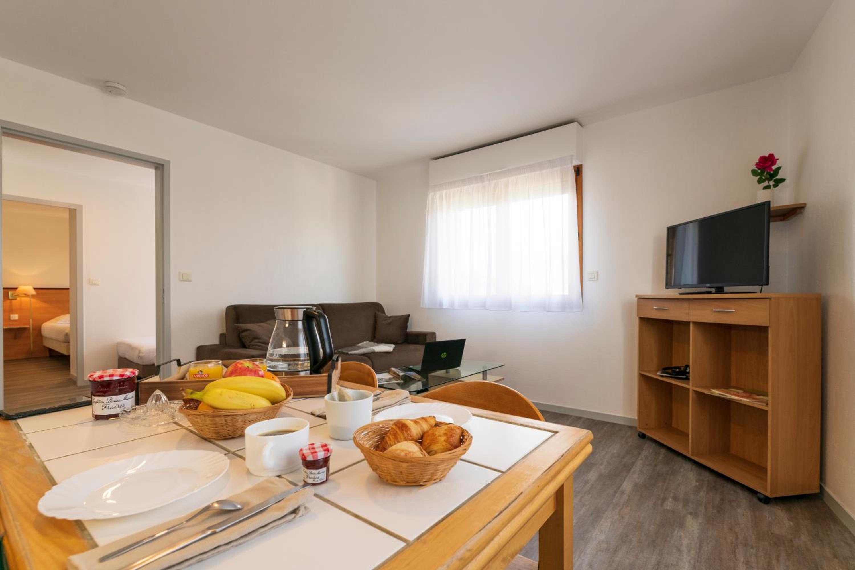 Two-Bedroom Apartment - Photo 5