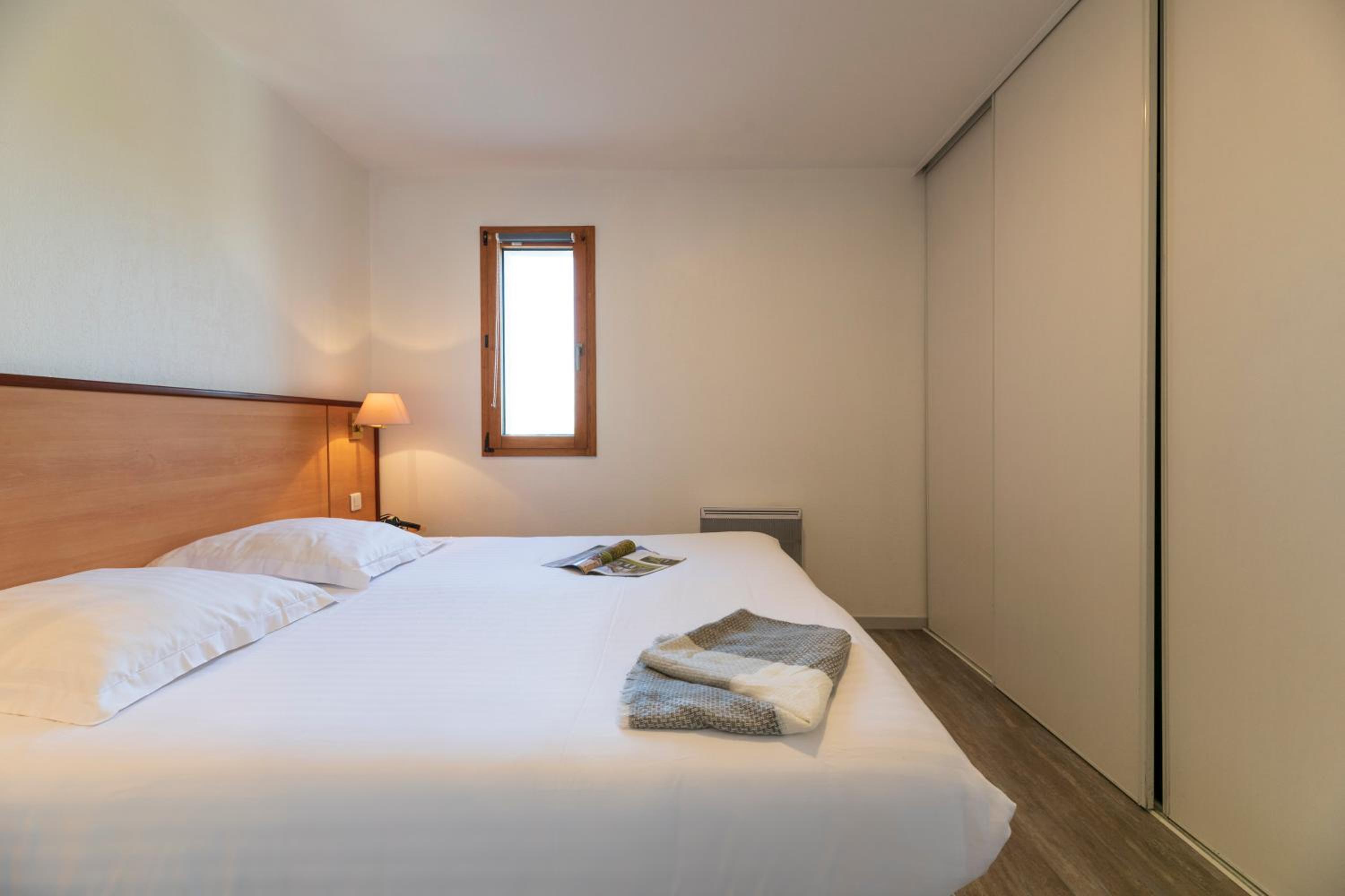 Two-Bedroom Apartment - Photo 7