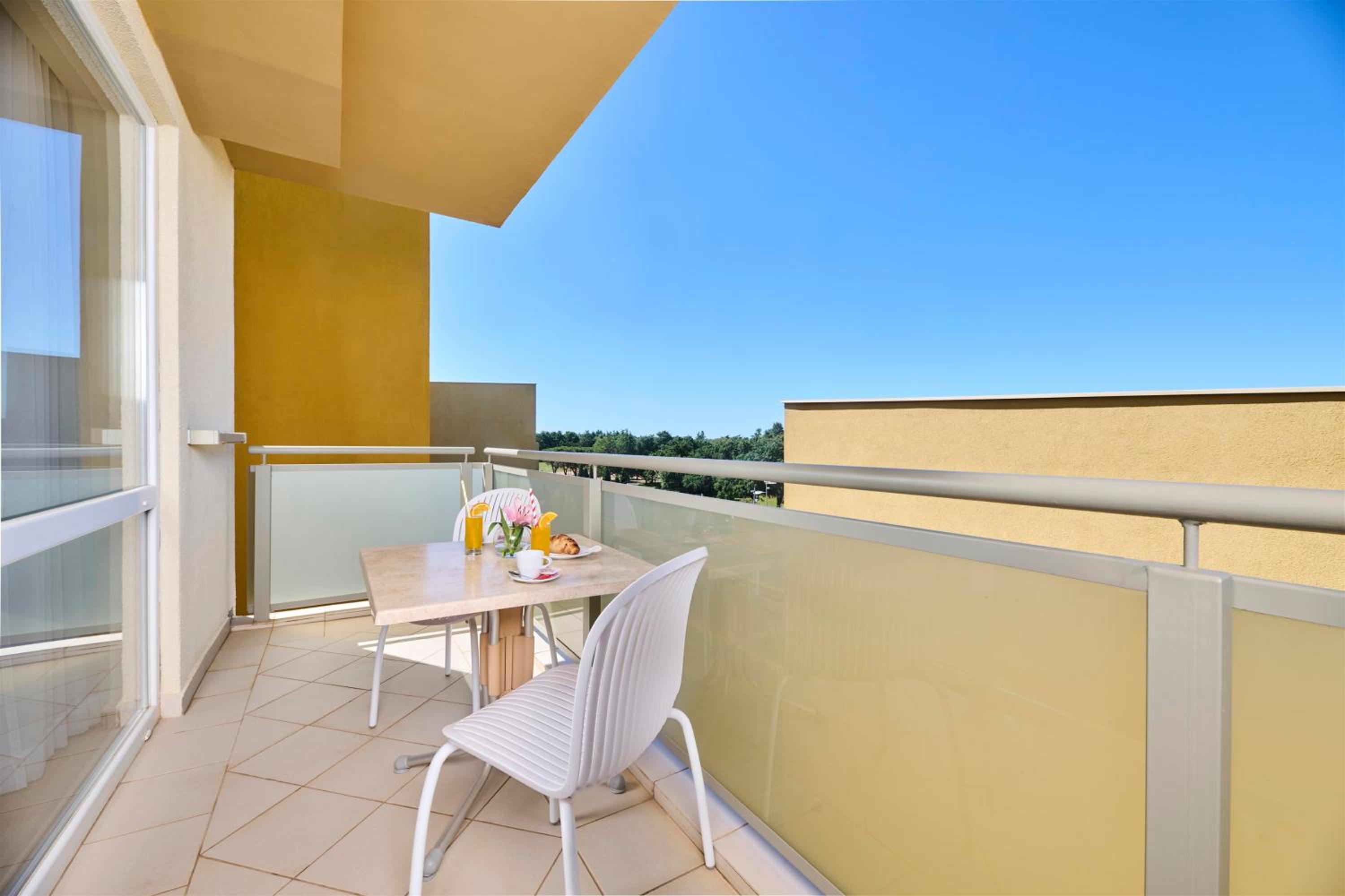 Junior Suite with Balcony photo 2