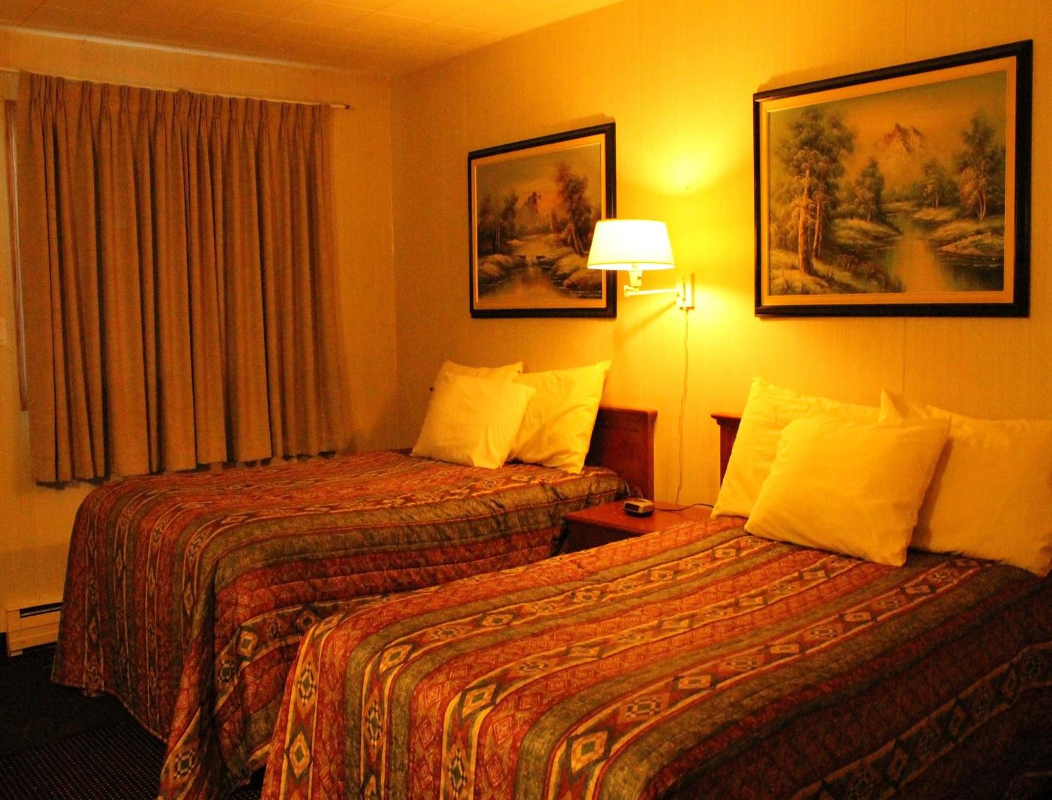 Queen Room with Two Queen Beds Kitchenette - Non Smoking photo 1