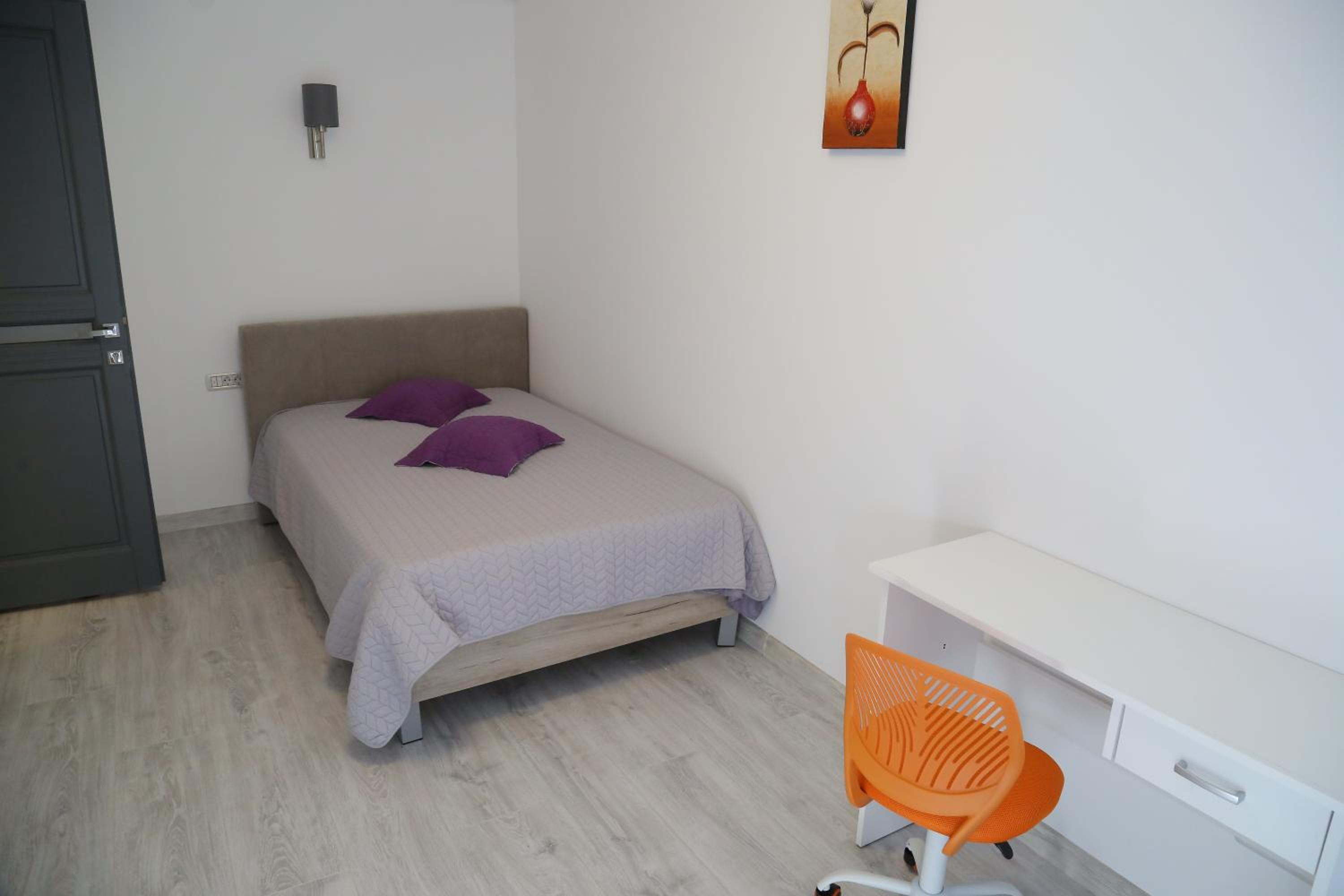 Two-Bedroom Apartment - Photo 4