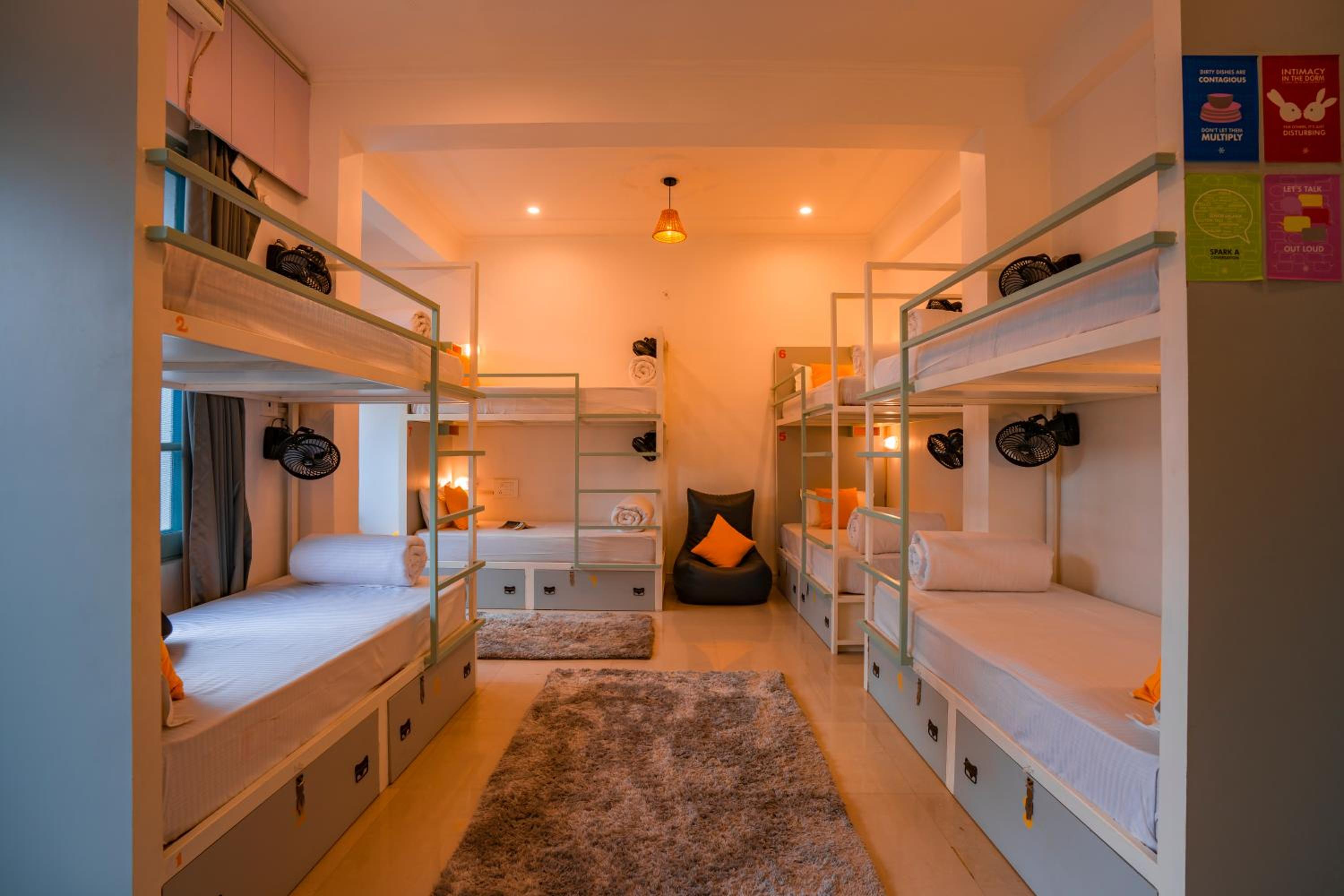 Bed in 8-Bed Mixed Dormitory Room photo 1