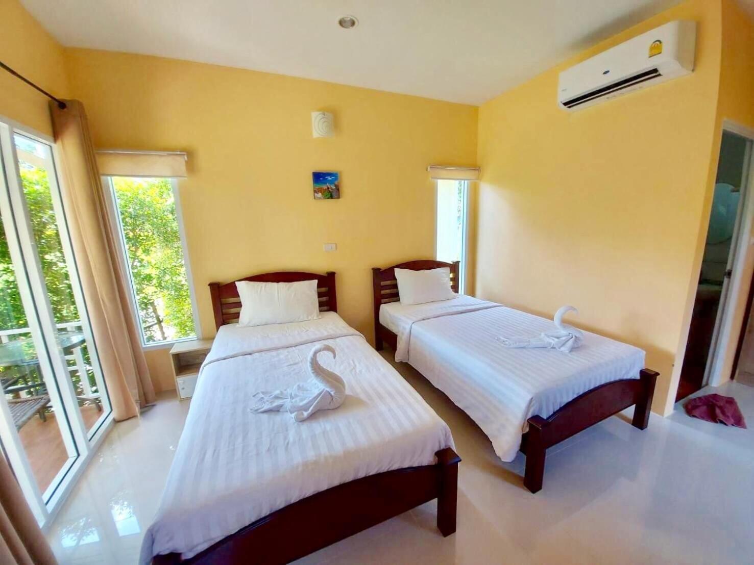 Standard Twin Room - Photo 2