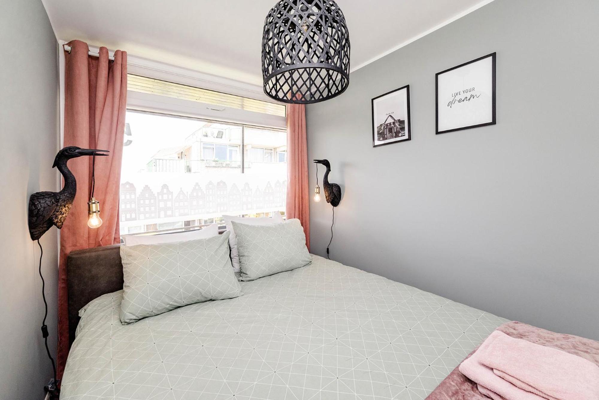 One-Bedroom Apartment - Photo 4