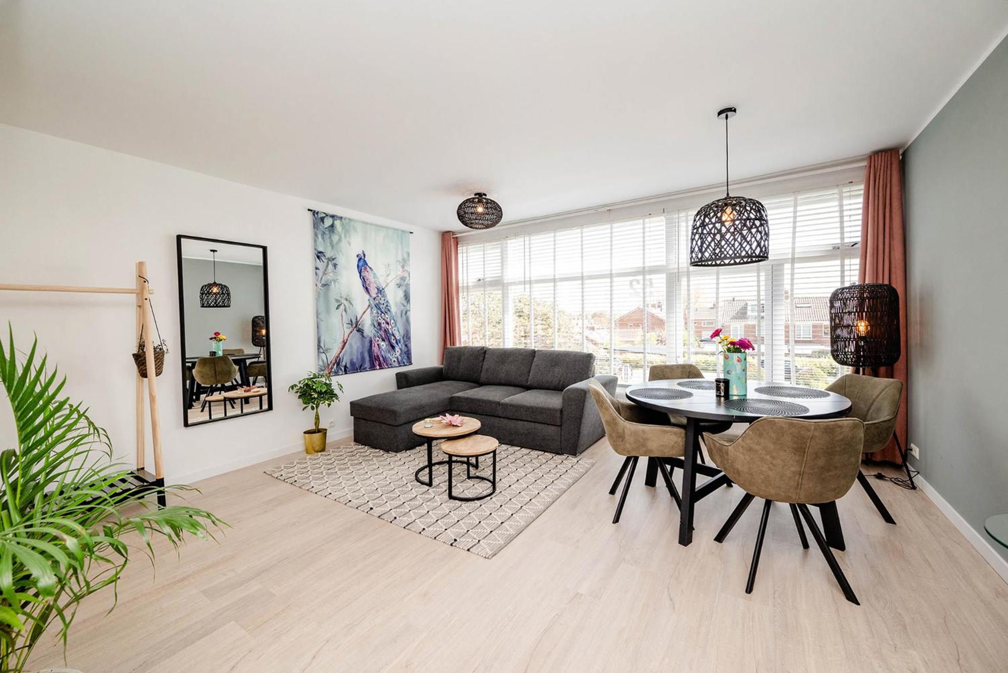 One-Bedroom Apartment - Photo 1