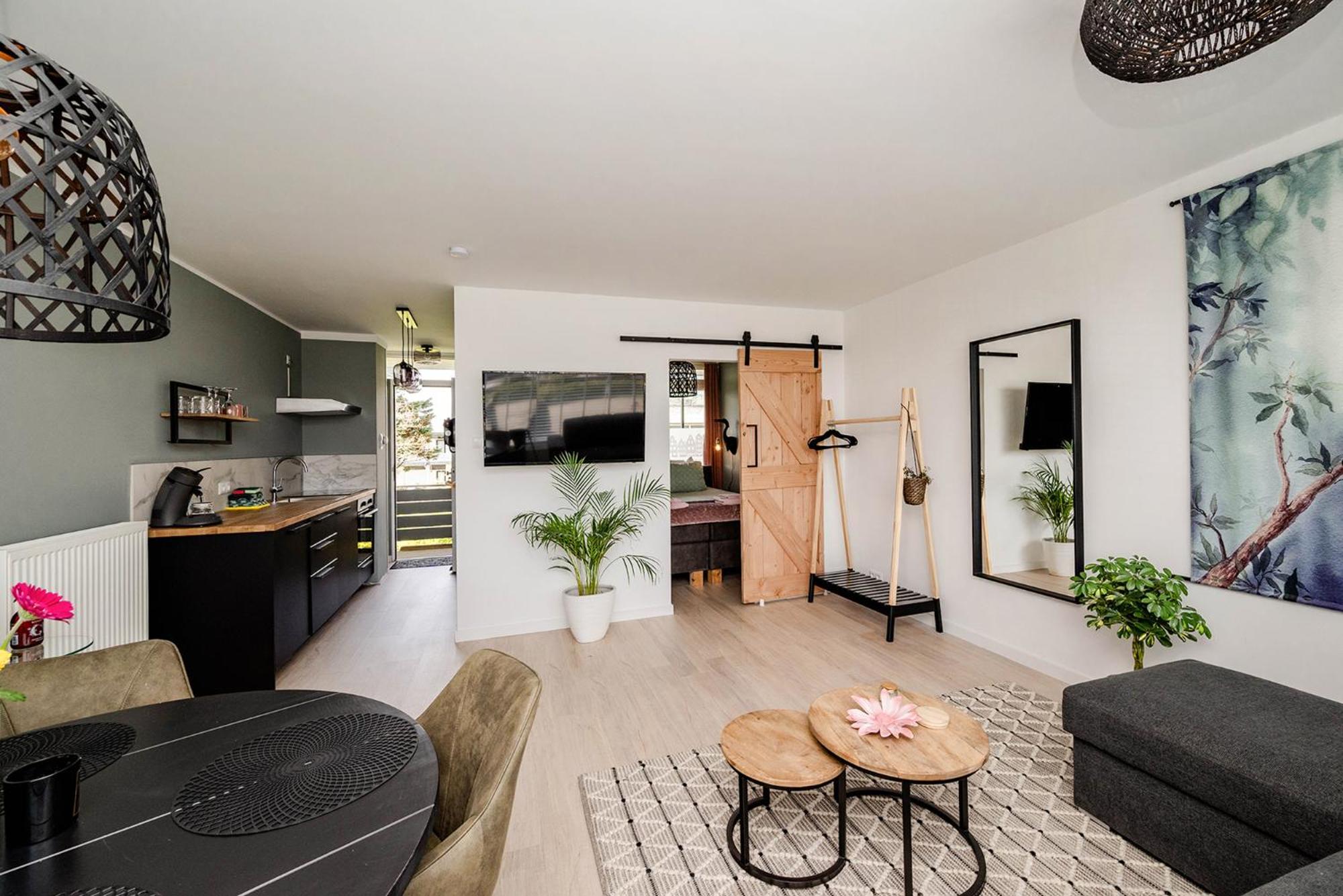 One-Bedroom Apartment - Photo 16