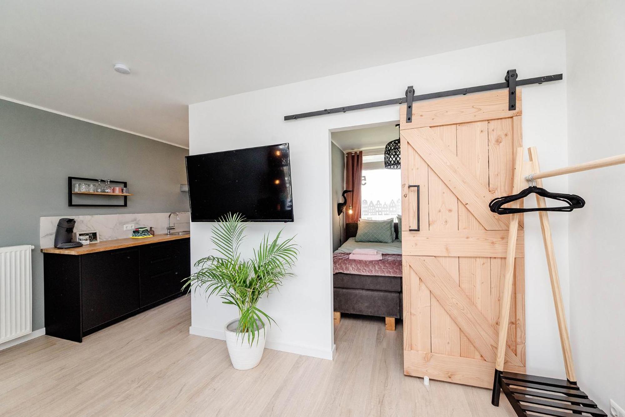 One-Bedroom Apartment - Photo 17