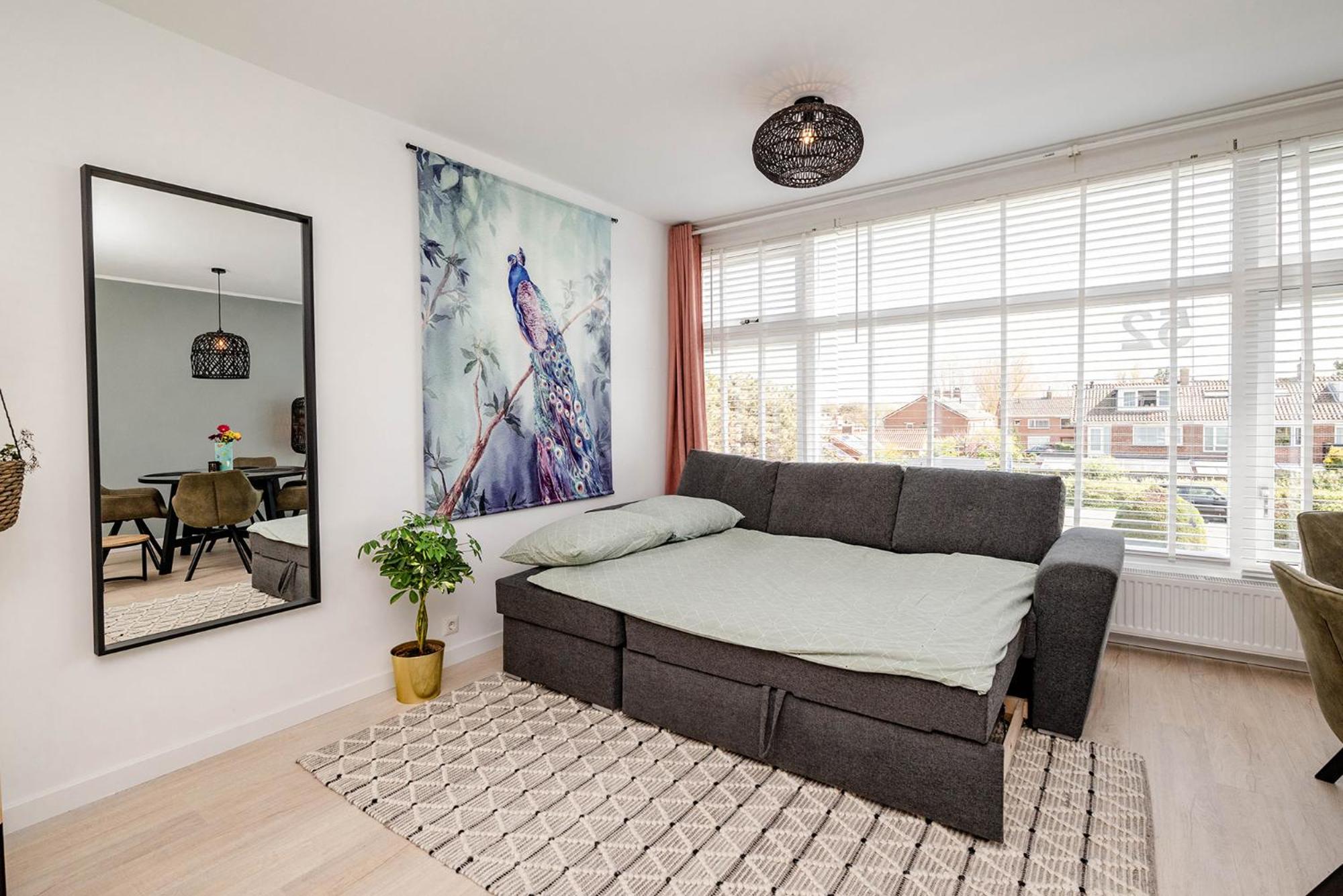 One-Bedroom Apartment - Photo 18