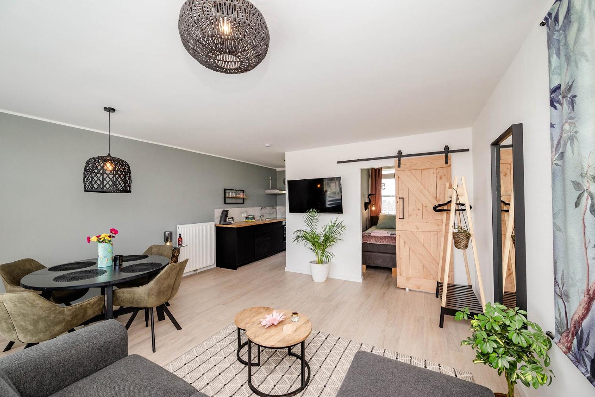 One-Bedroom Apartment - Photo 19