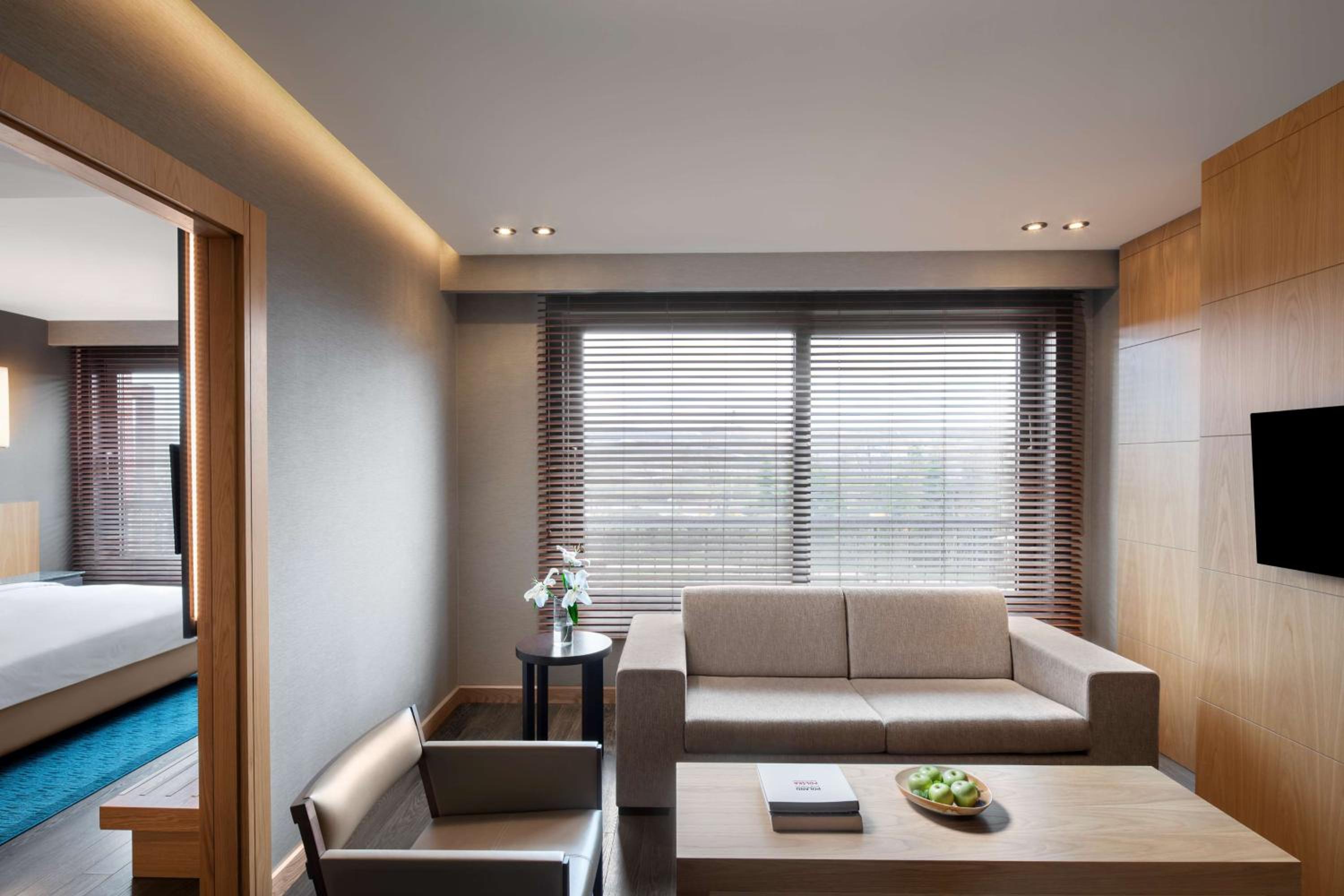 Pool Suite with Sauna and Garden photo 3