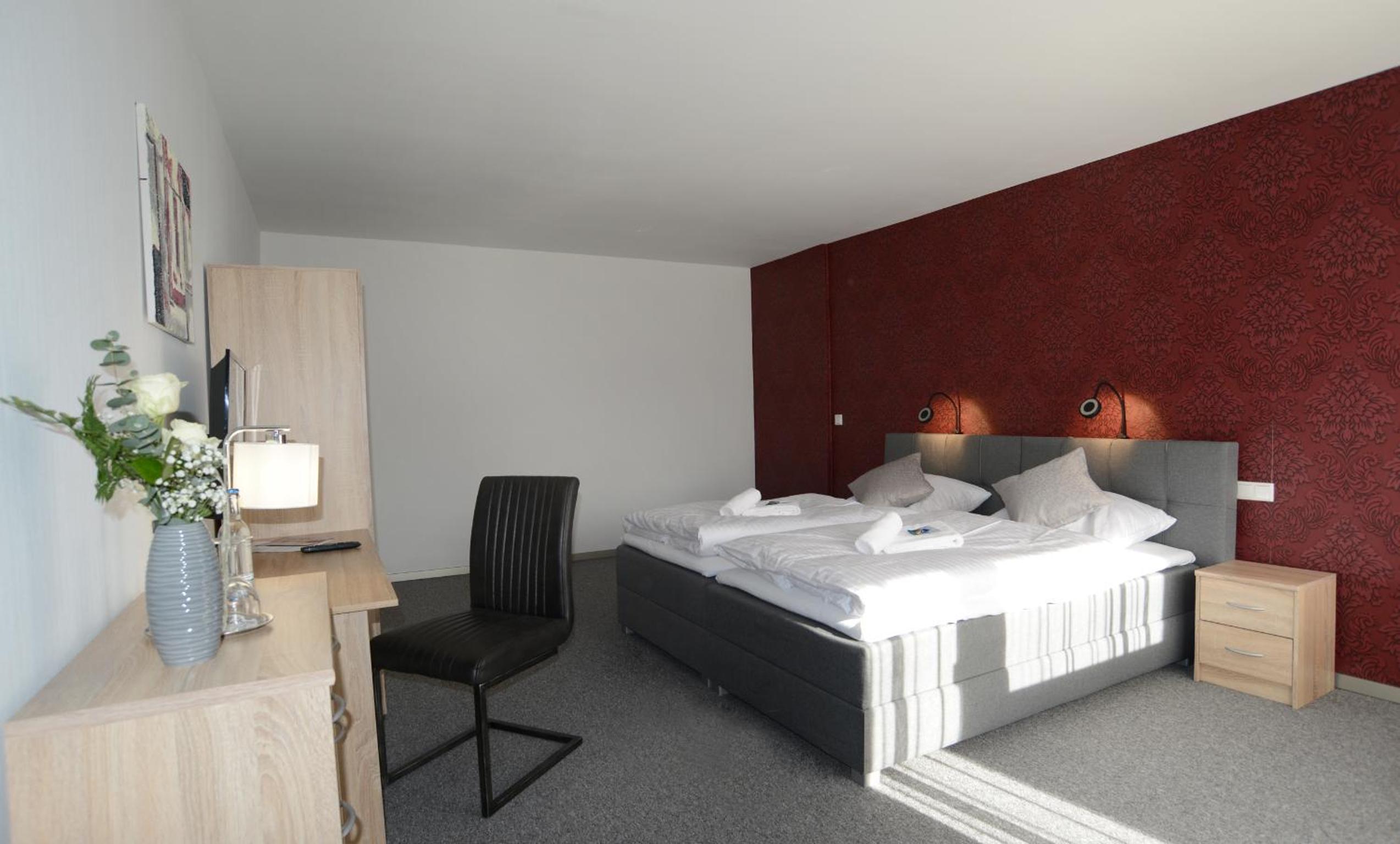Double Room - Photo 6