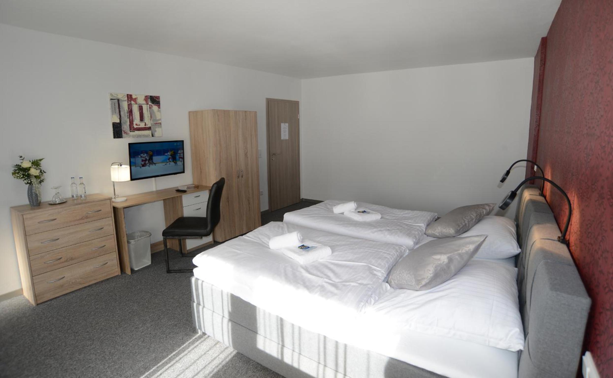Double Room - Photo 5