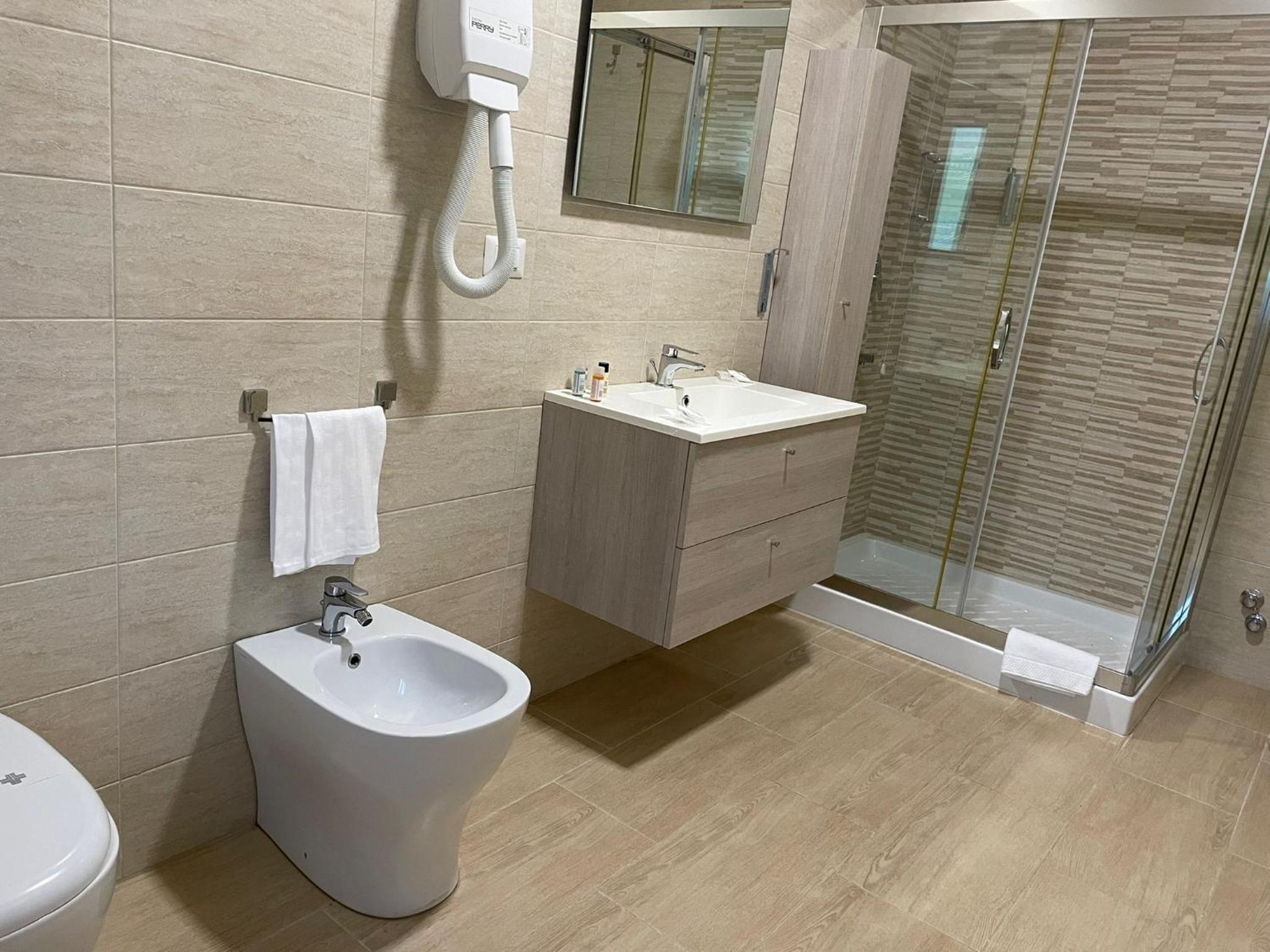 Double Room - Photo 4