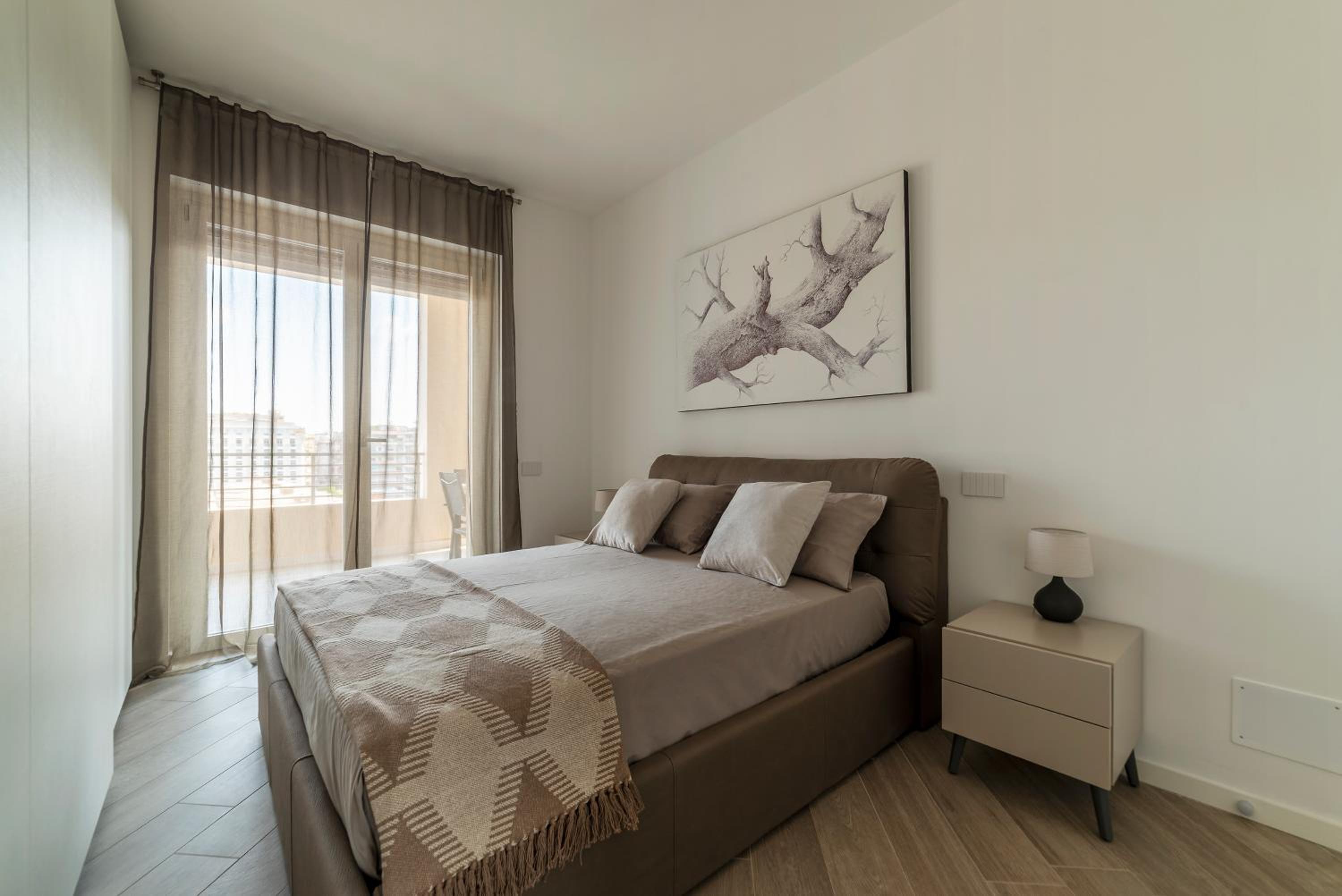 One-Bedroom Apartment