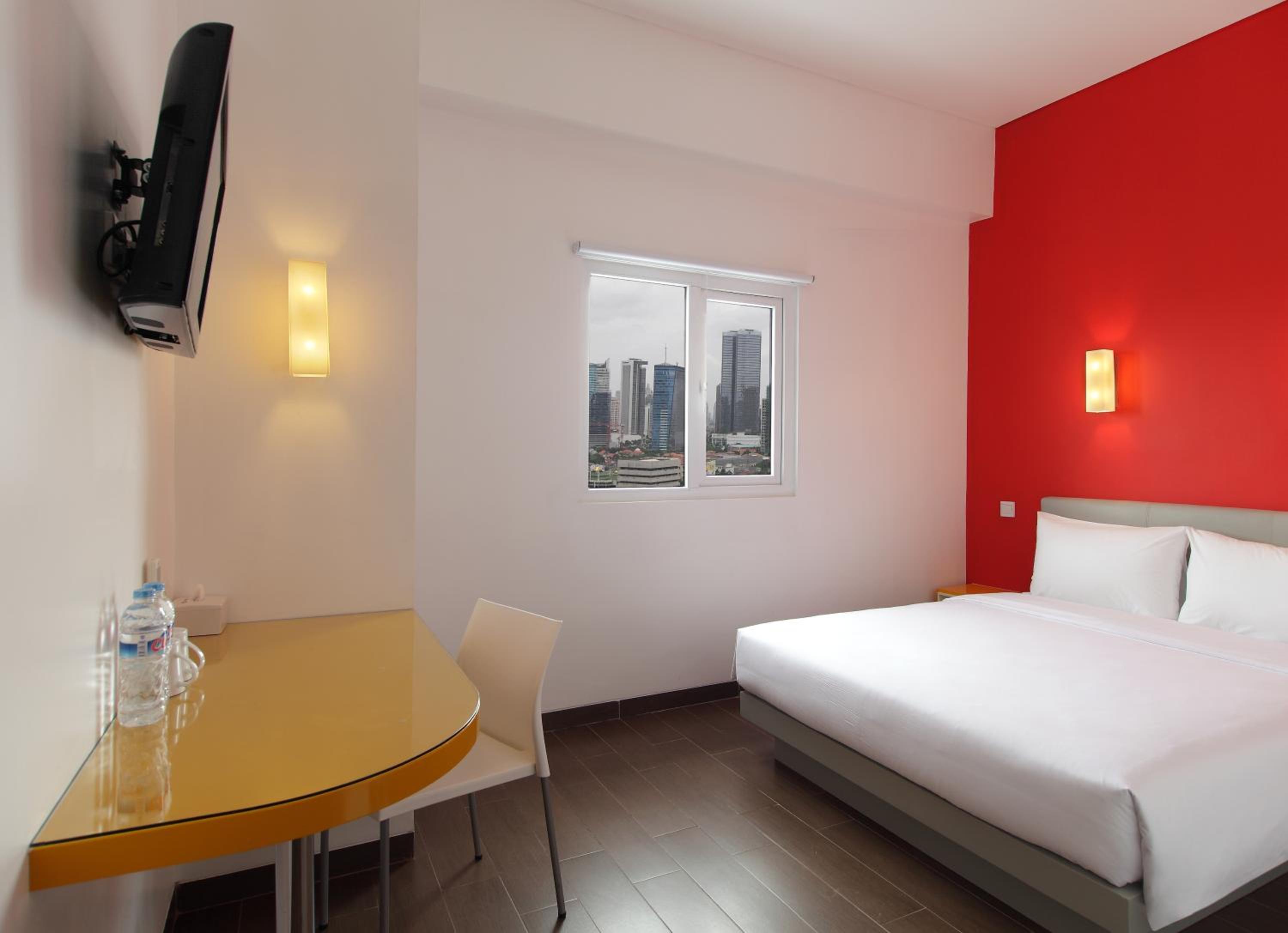 Smart Queen Room - Photo 2