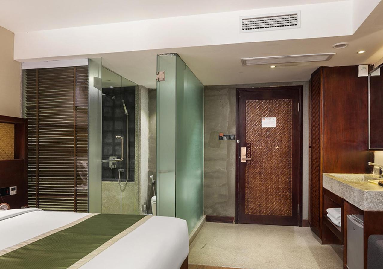 Standard King Room photo 3