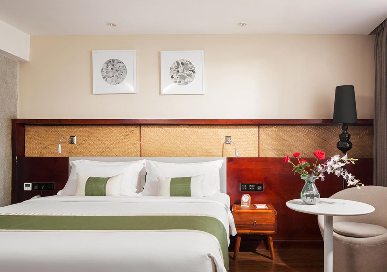 Standard King Room photo 2