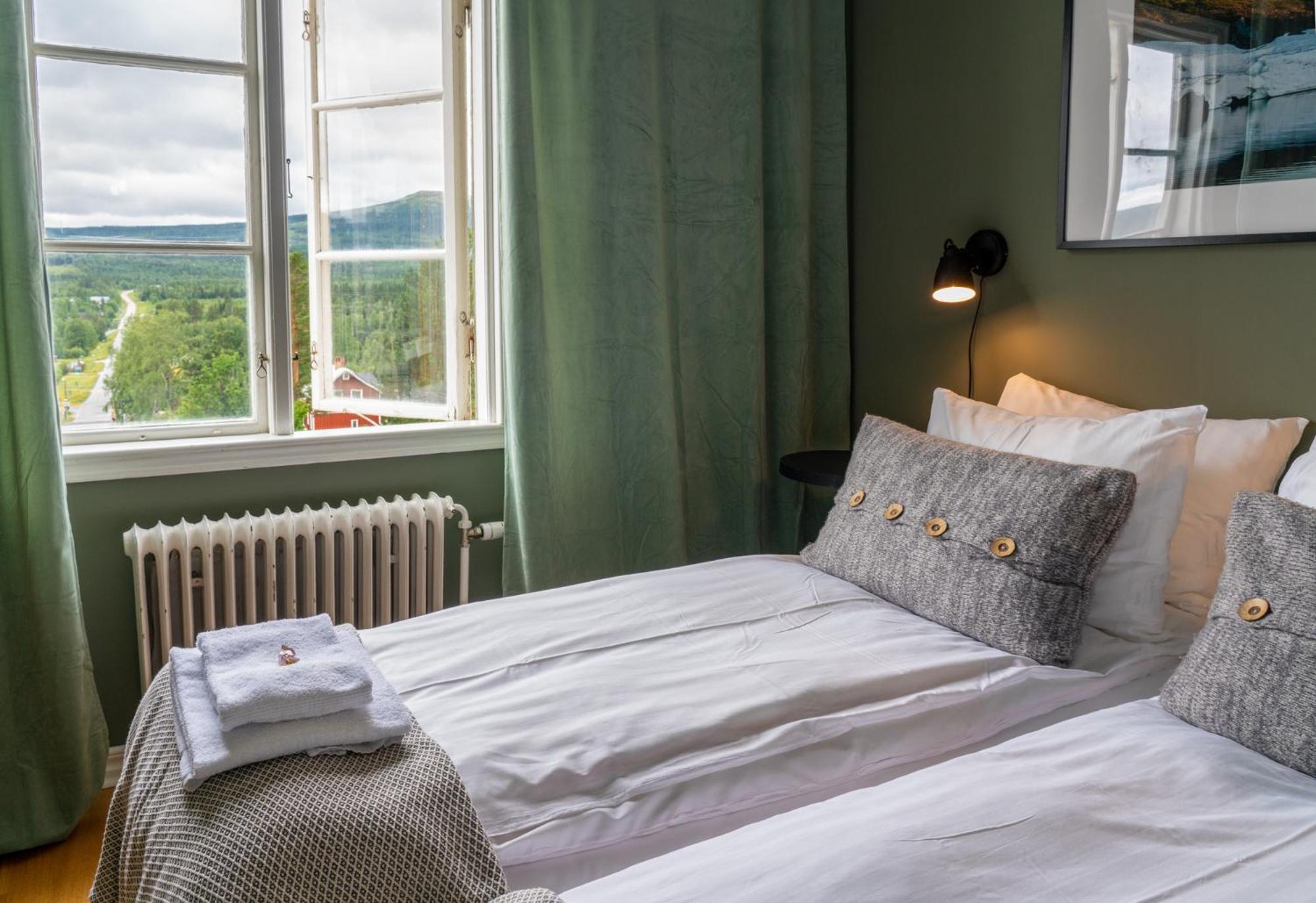 Junior Suite with Mountain View photo 3