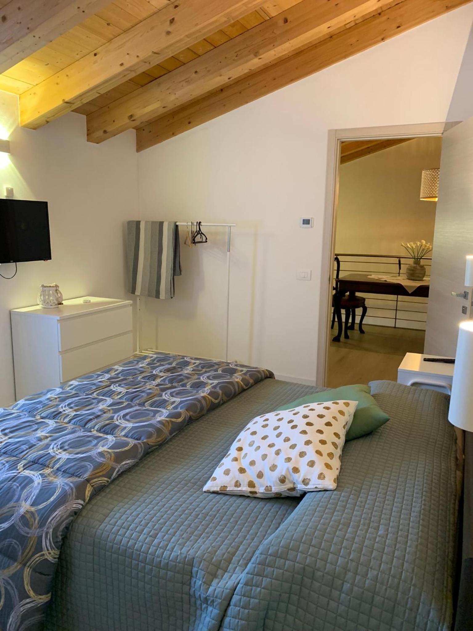 Deluxe Double Room (2 Adults + 1 Child) photo 1