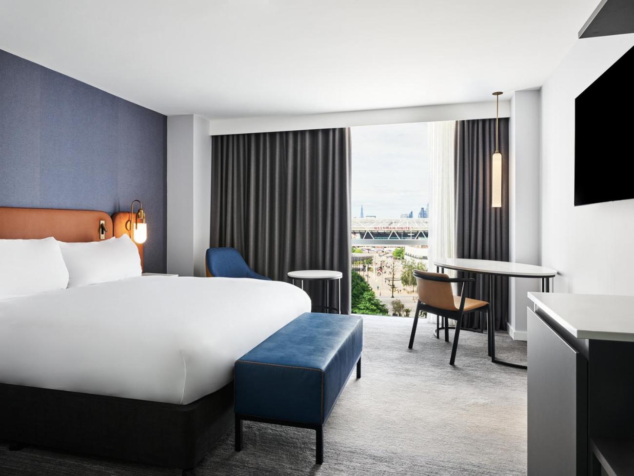 Deluxe King Room with Olympic Park View
