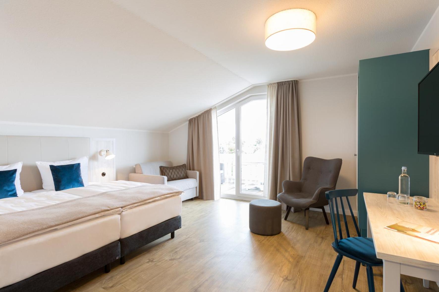Double Room with Balcony and Sea View photo 3