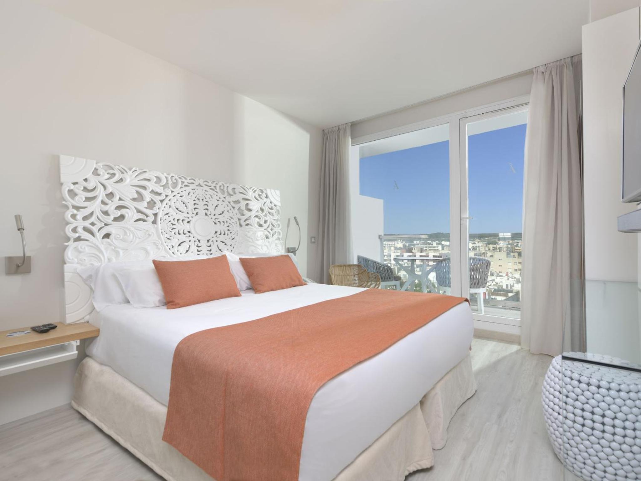 Double or Twin Room with lateral Sea View Make It Happen - Photo 3