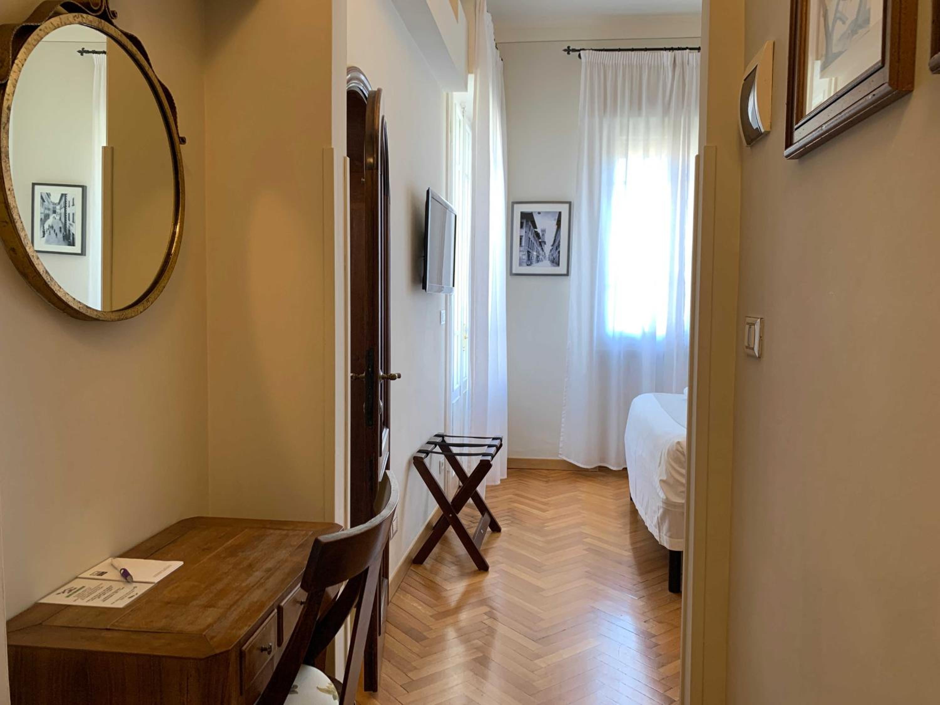 Small Double Room photo 3