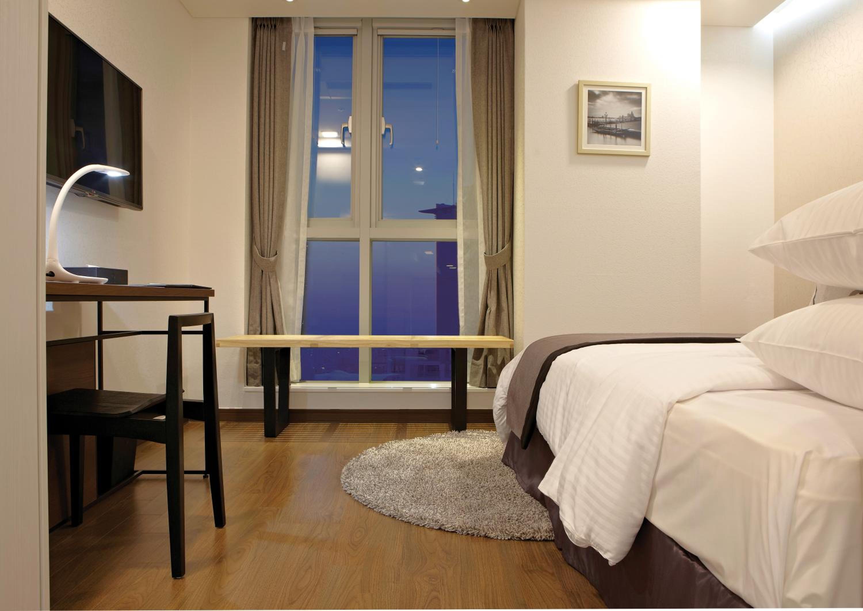 Single Offer - Standard Double Room with Breakfast for 1 photo 1