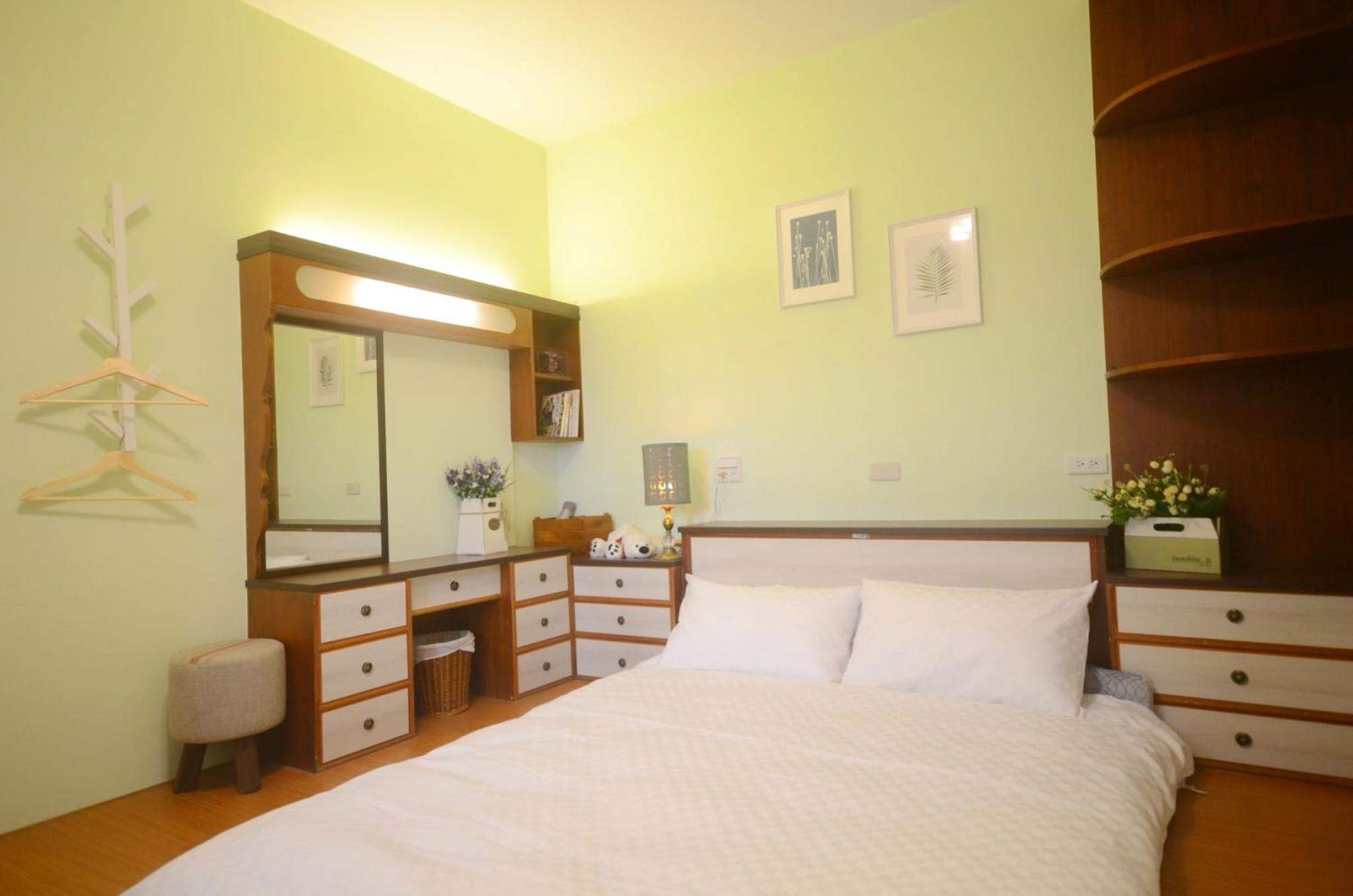 Three-Bedroom House photo 2