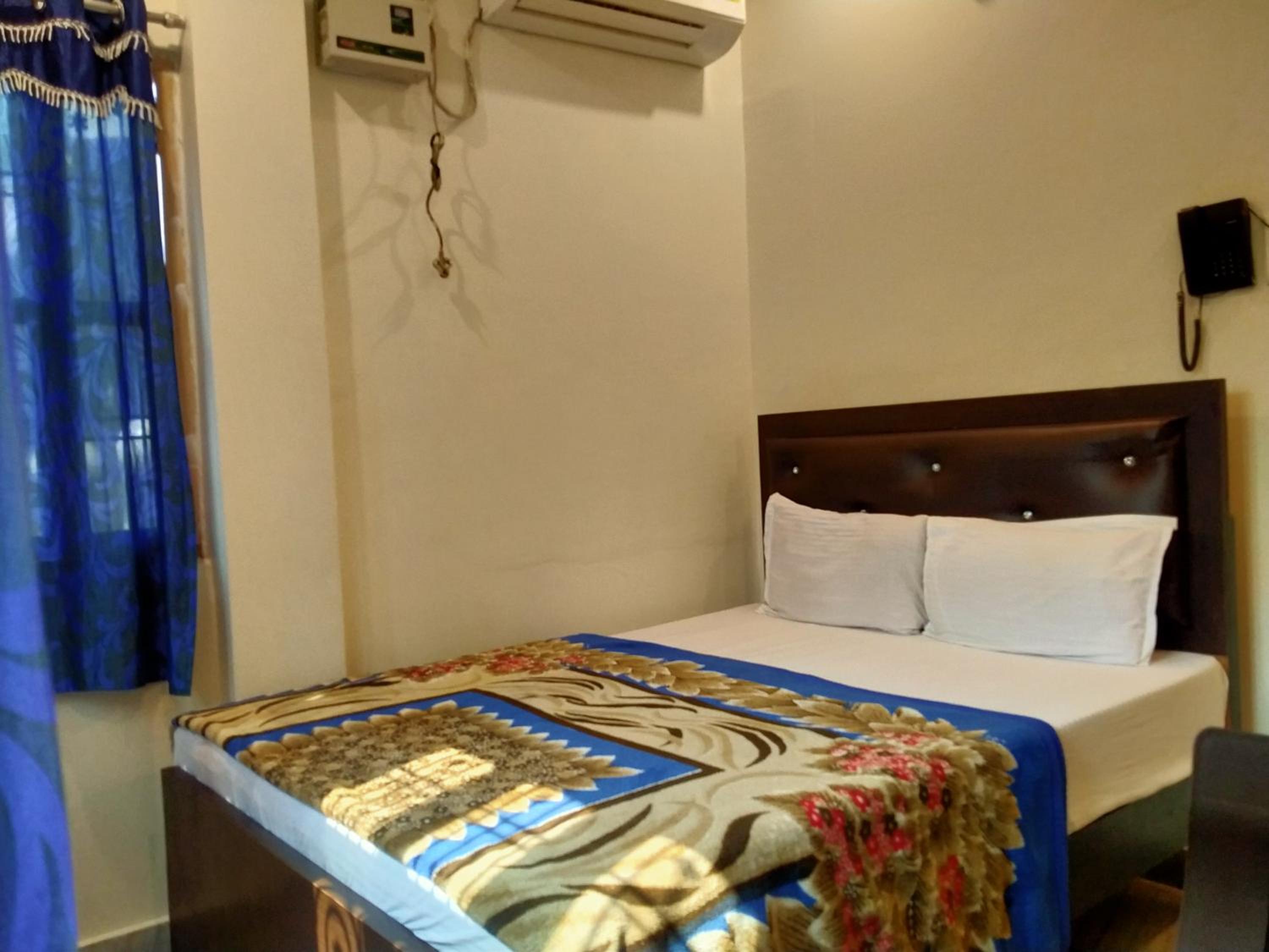 Deluxe Double Room - Photo 12