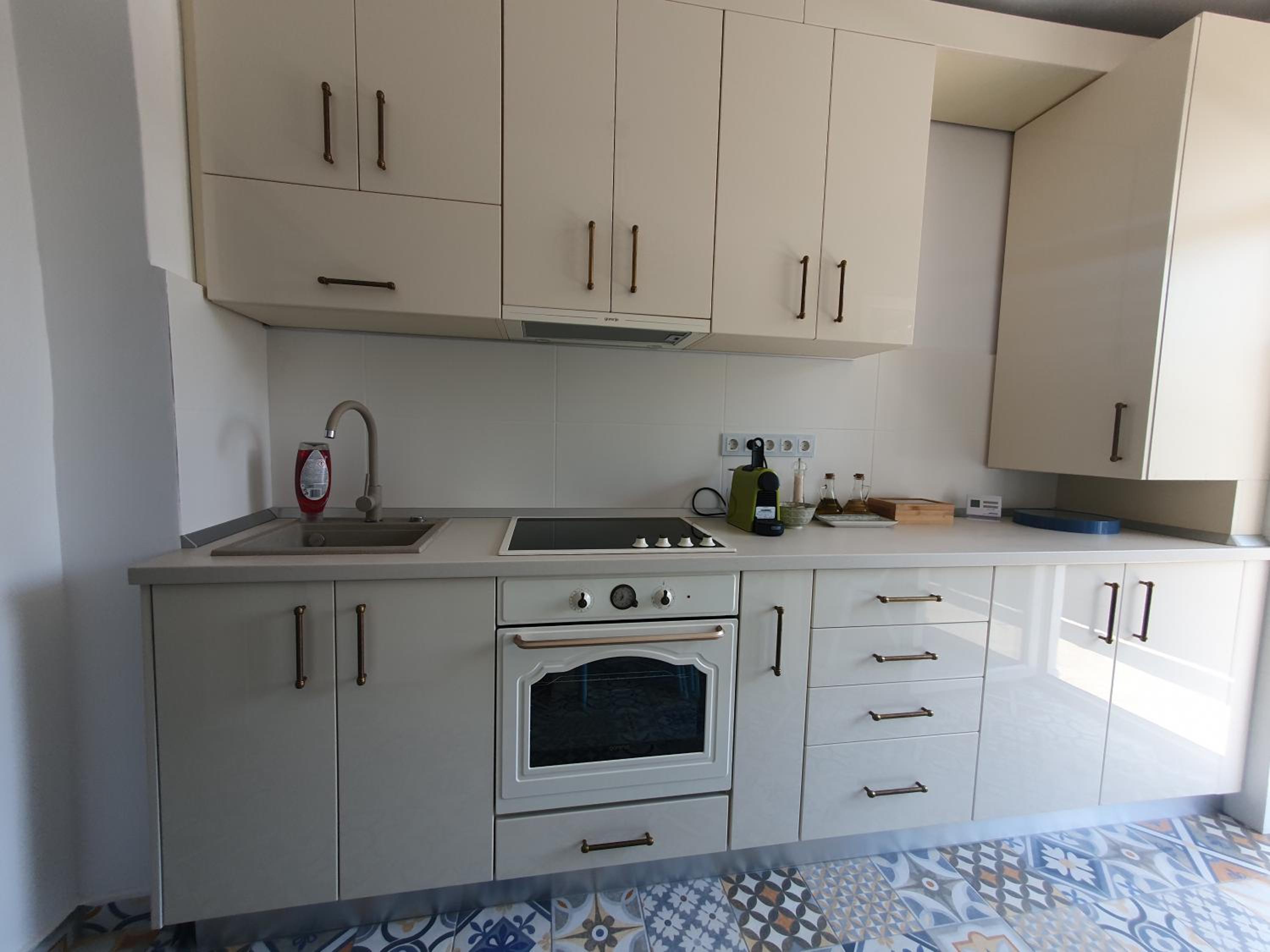 One-Bedroom Apartment - Photo 2